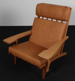 Hans J. Wegner Lounge Chair, Model GE-375