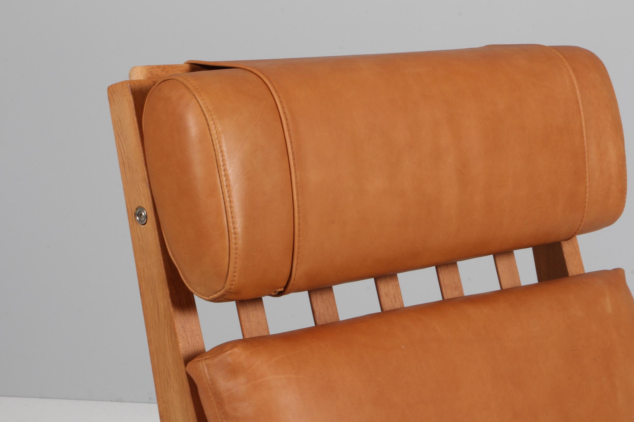 Scandinavian Modern Hans J. Wegner Lounge Chair, Model GE-375 For Sale