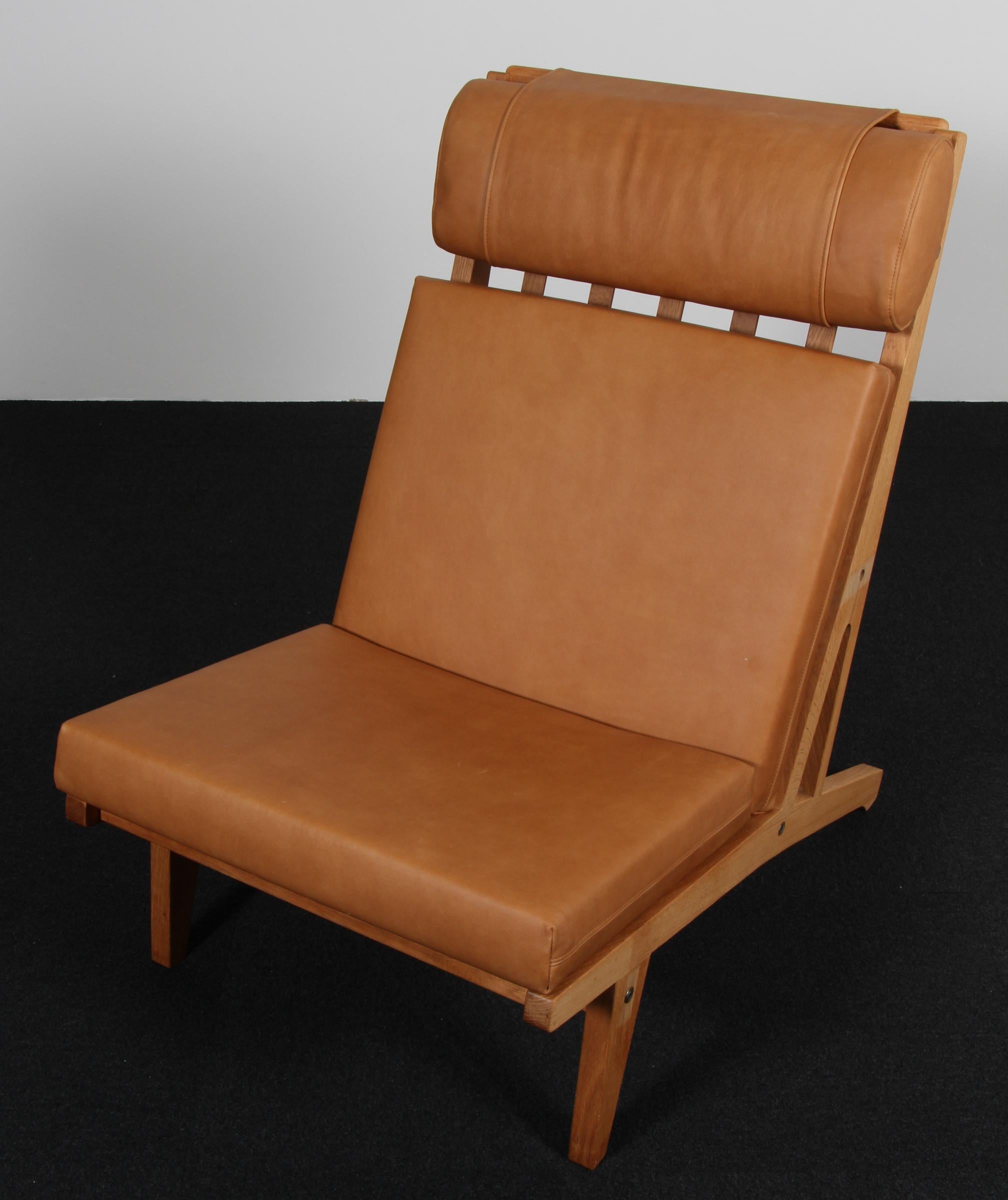 Hans J. Wegner-Loungesessel, Modell GE-375 (Skandinavische Moderne) im Angebot