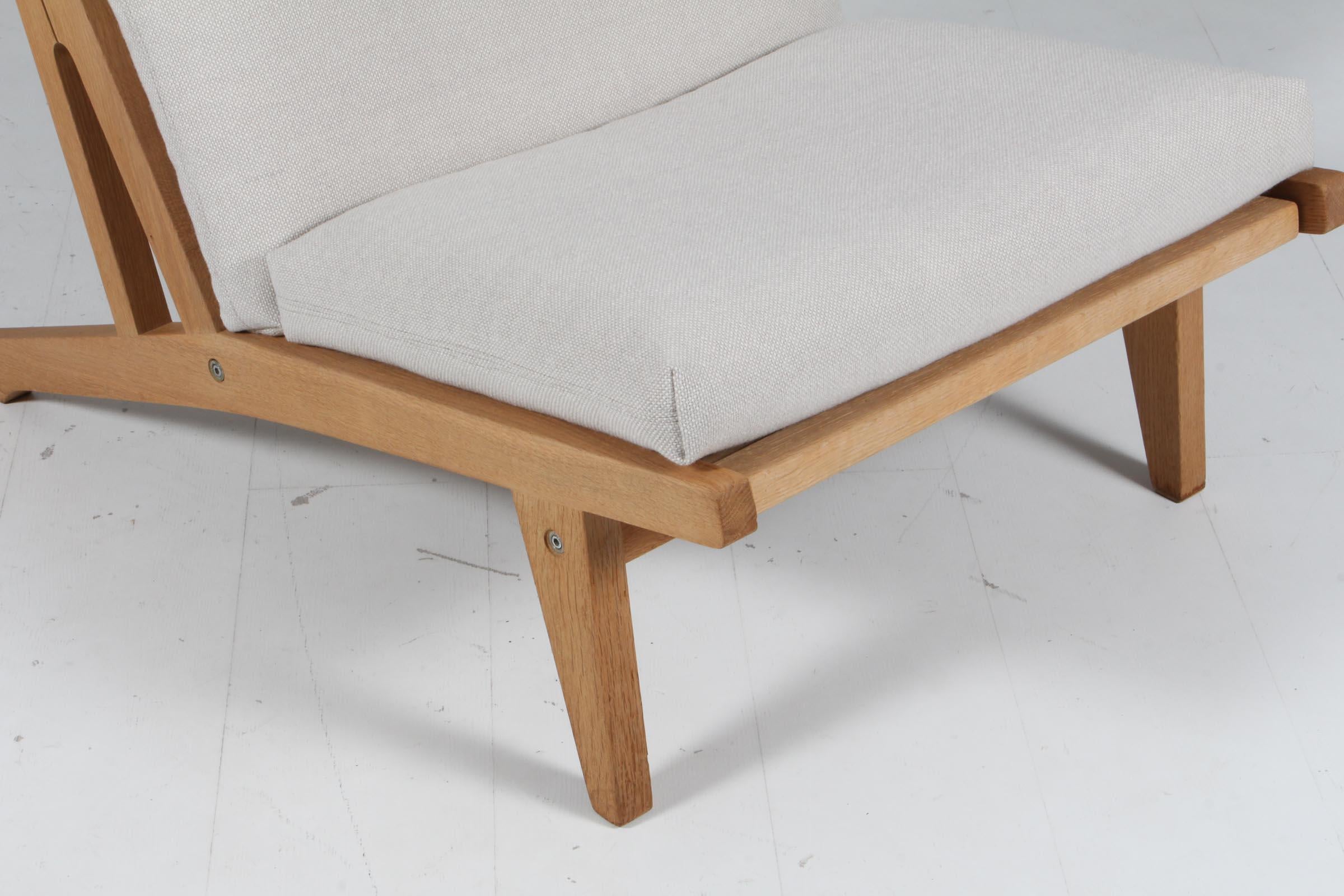 Danois Fauteuil de salon Hans J. Wegner, modèle GE-375 en vente