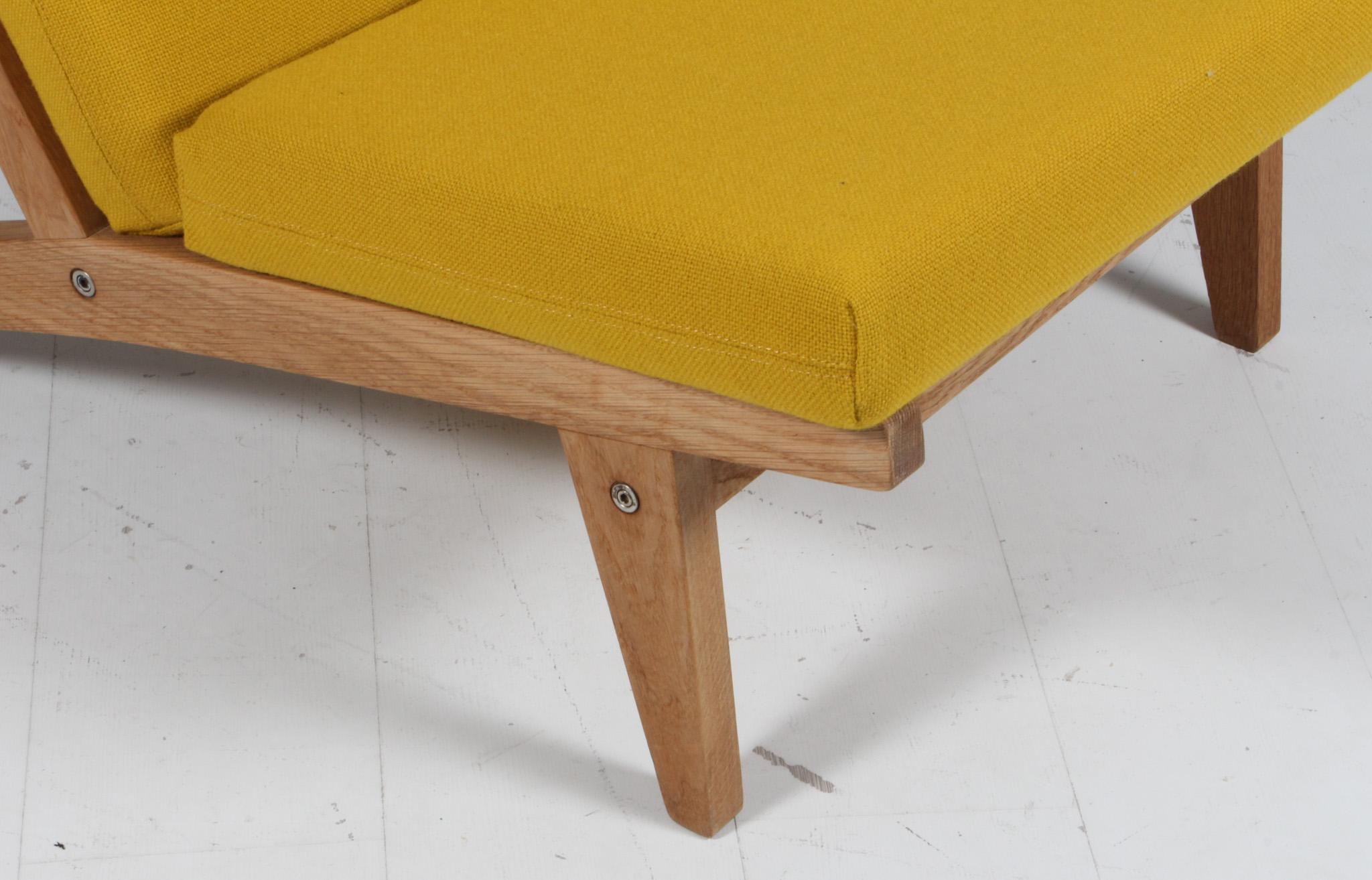 Hans J. Wegner-Loungesessel, Modell GE-375 (Dänisch) im Angebot