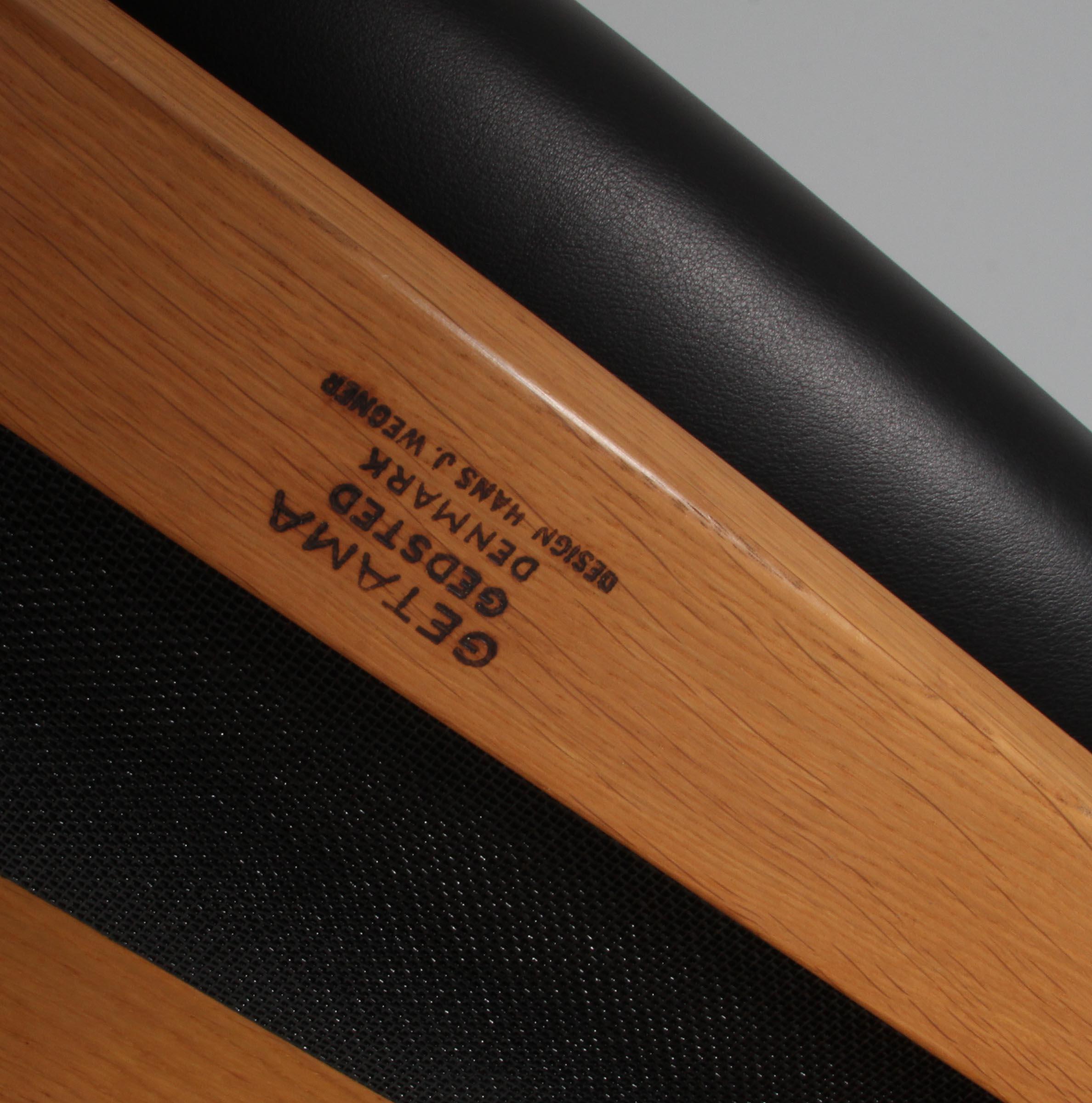 Hans J. Wegner-Loungesessel, Modell GE-375 (Mitte des 20. Jahrhunderts) im Angebot