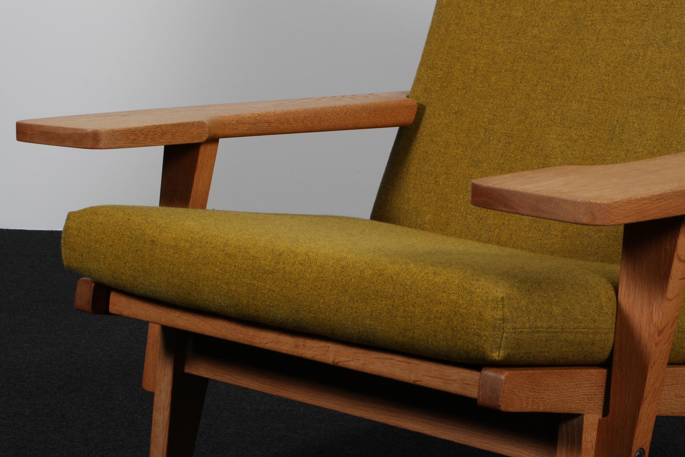 Milieu du XXe siècle Fauteuil de salon Hans J. Wegner, modèle GE-375 en vente