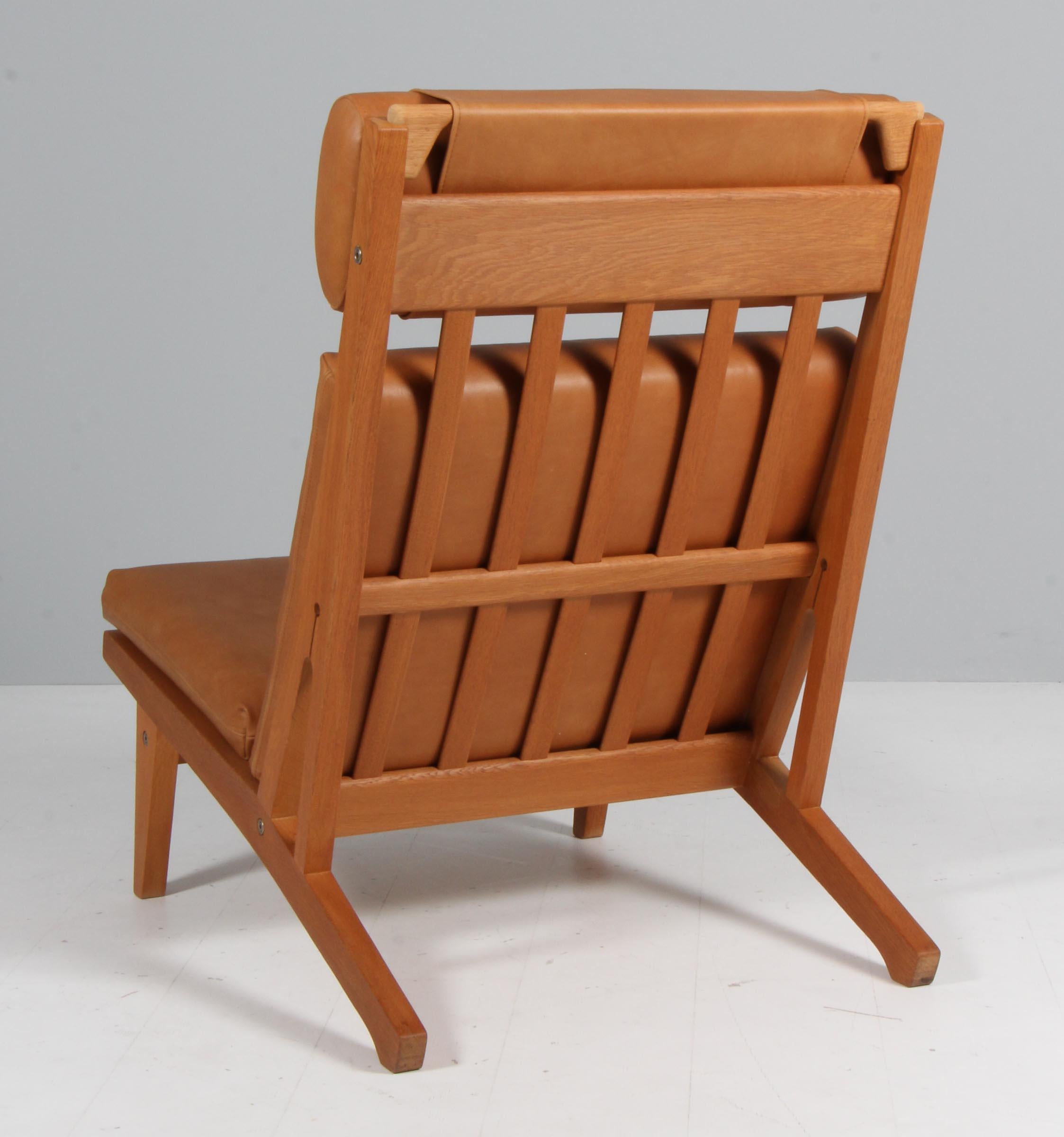 Leather Hans J. Wegner Lounge Chair, Model GE-375 For Sale