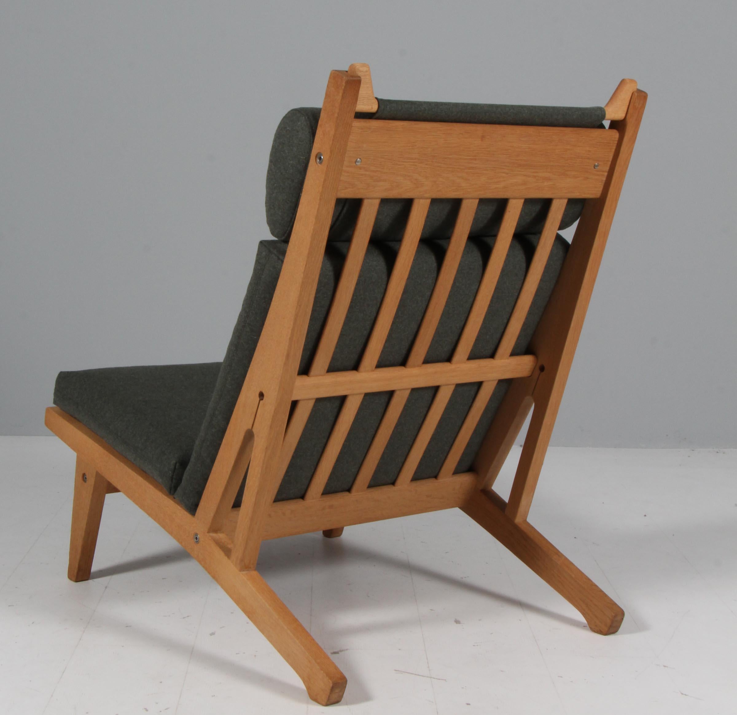 Laine Fauteuil de salon Hans J. Wegner, modèle GE-375 en vente