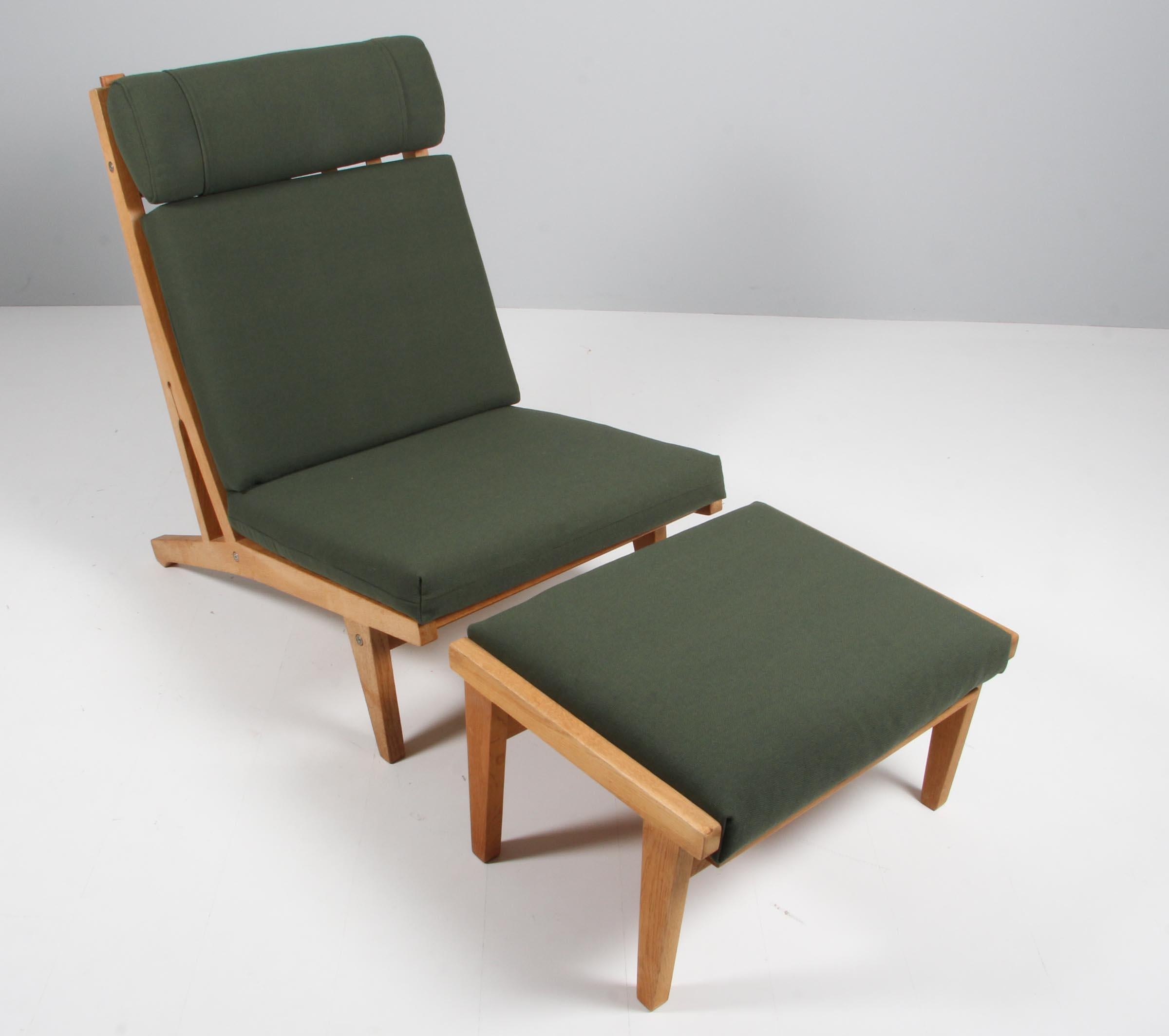 Hans J. Wegner Lounge Chair with ottoman, Model GE-375 3
