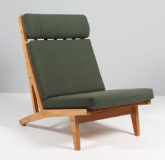 Hans J. Wegner Lounge Chair with ottoman, Model GE-375