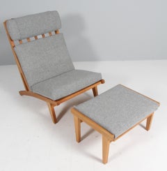 Hans J. Wegner Lounge Chair with ottoman, Model GE-375