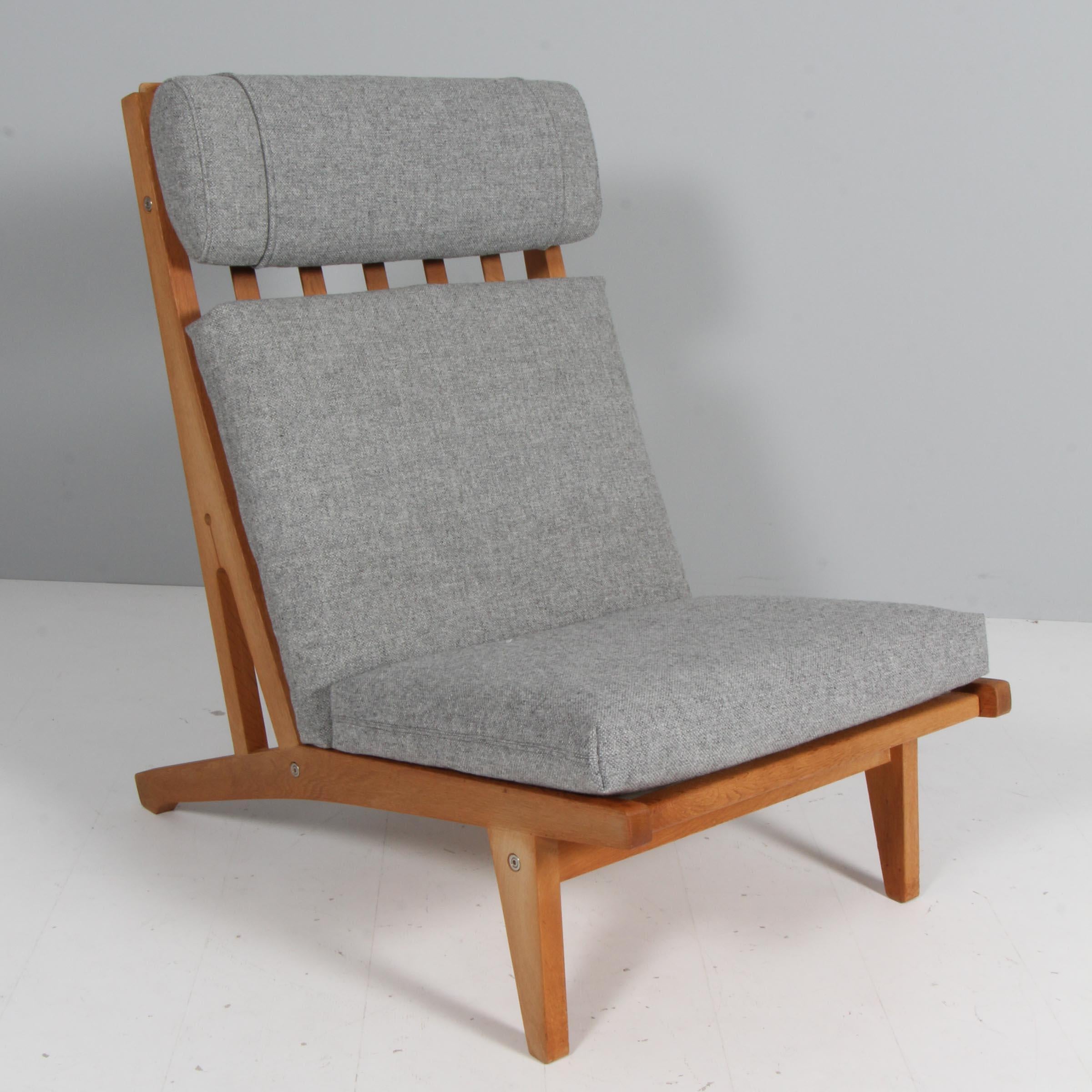 Danish Hans J. Wegner Lounge Chair with ottoman, Model GE-375