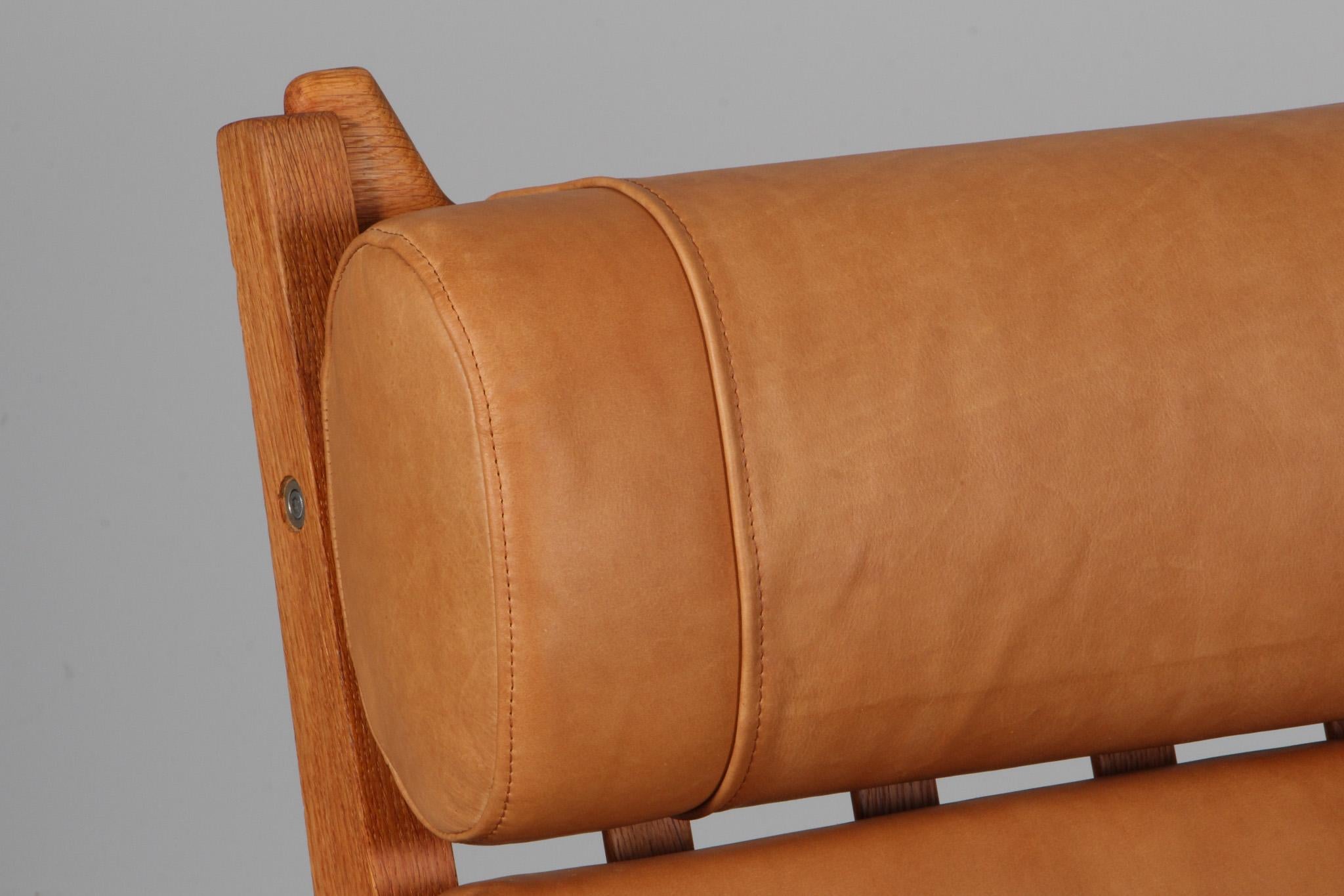 Hans J. Wegner fauteuil de salon avec ottoman, modèle GE-375 en vente 1