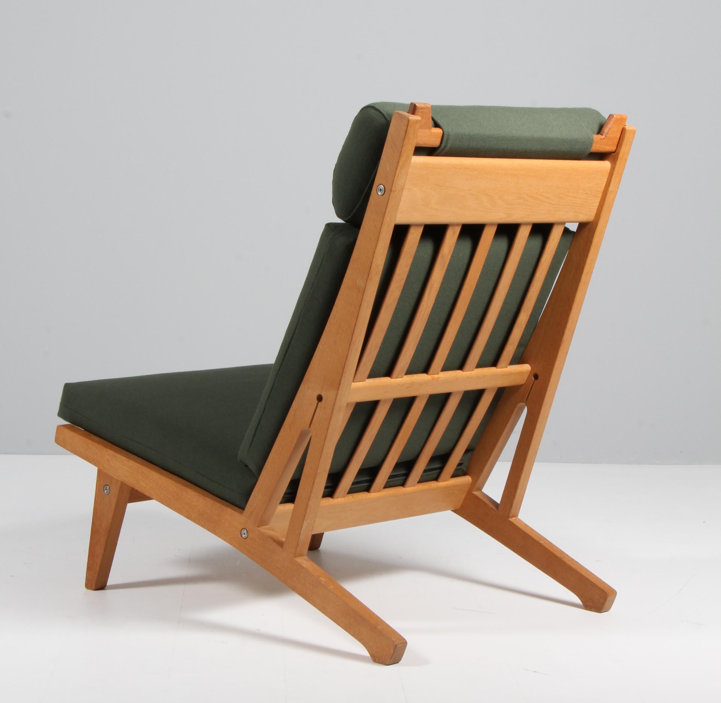 Hans J. Wegner Lounge Chair with ottoman, Model GE-375 2