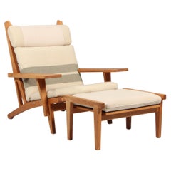 Hans J. Wegner Lounge Chair with Ottoman, Model GE-375, Rare version