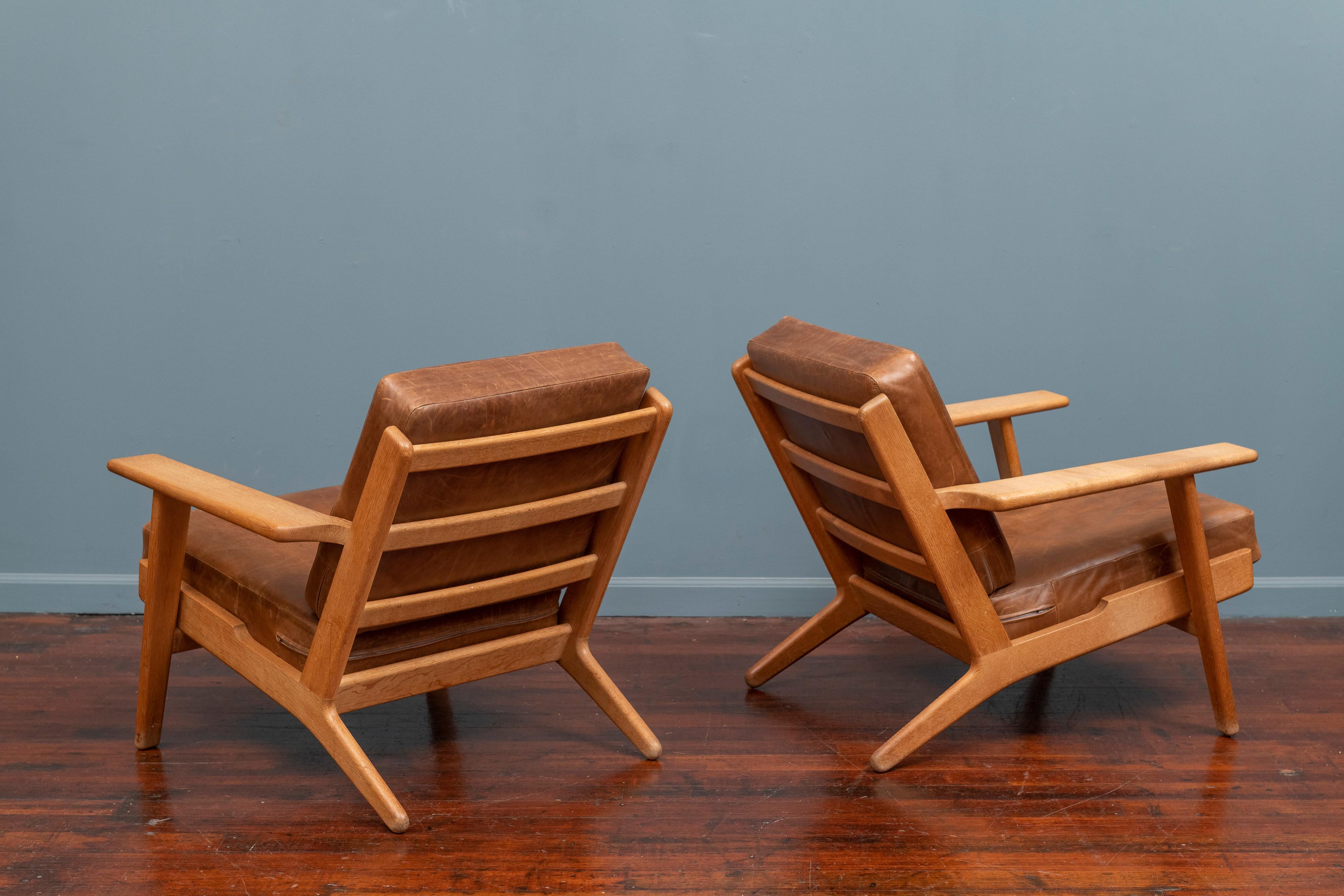 Mid-20th Century Hans J Wegner Lounge Chairs for Getama Model 290