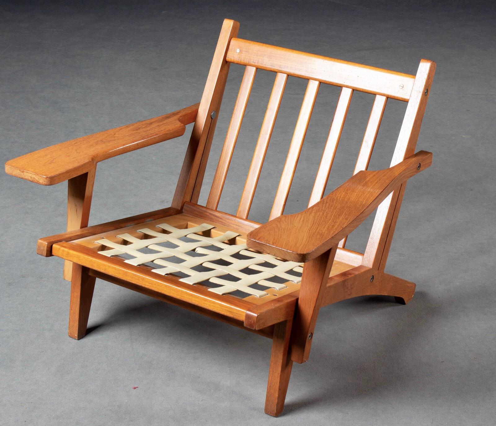 20th Century Hans J. Wegner Lounge Easy Chair GE 375, in Black Leather Upholstery by GETAMA