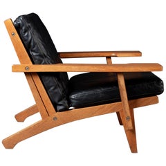 Hans J. Wegner Lounge Easy Chair GE 375, in Black Leather Upholstery by Getama