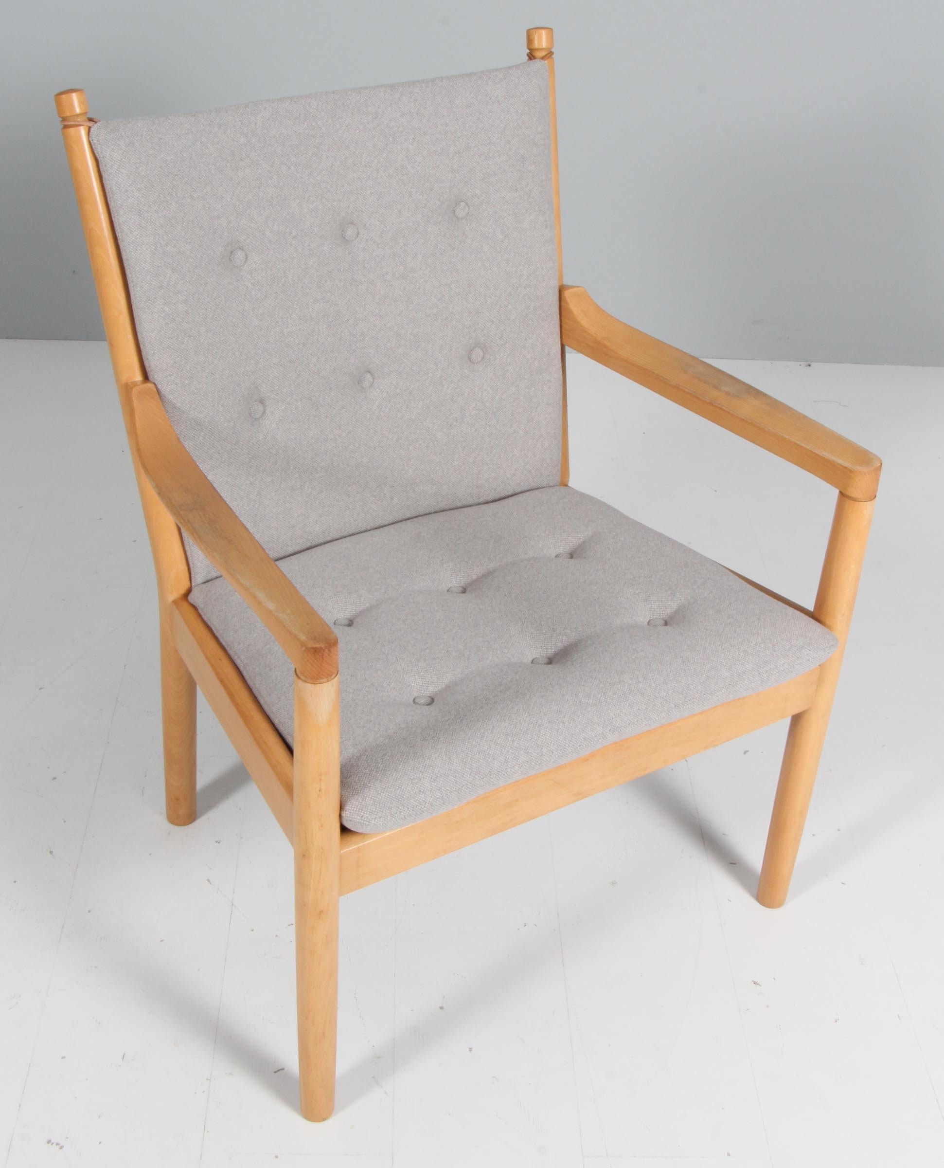 Hans Wegner, lounge or armchair new upholstered with antifabric wool from Kvadrat

Frame in solid beech.

Model 1788, made by Fritz Hansen.

