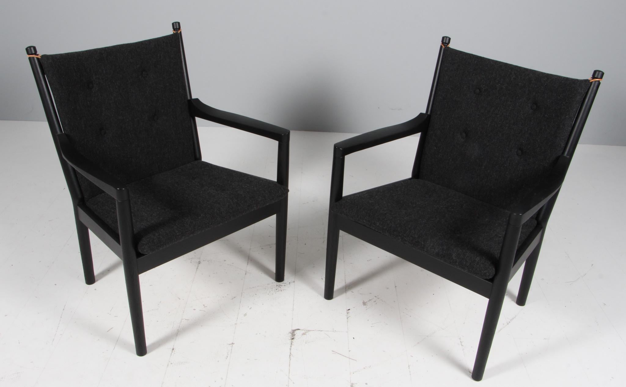 Hans Wegner, Lounge oder Sessel  Original gepolstert mit dunkelgrauer Hallingdal-Wolle von Kvadrat.

Rahmen aus schwarz gebeizter Eiche.

Modell 1788, hergestellt von Fredericia.

