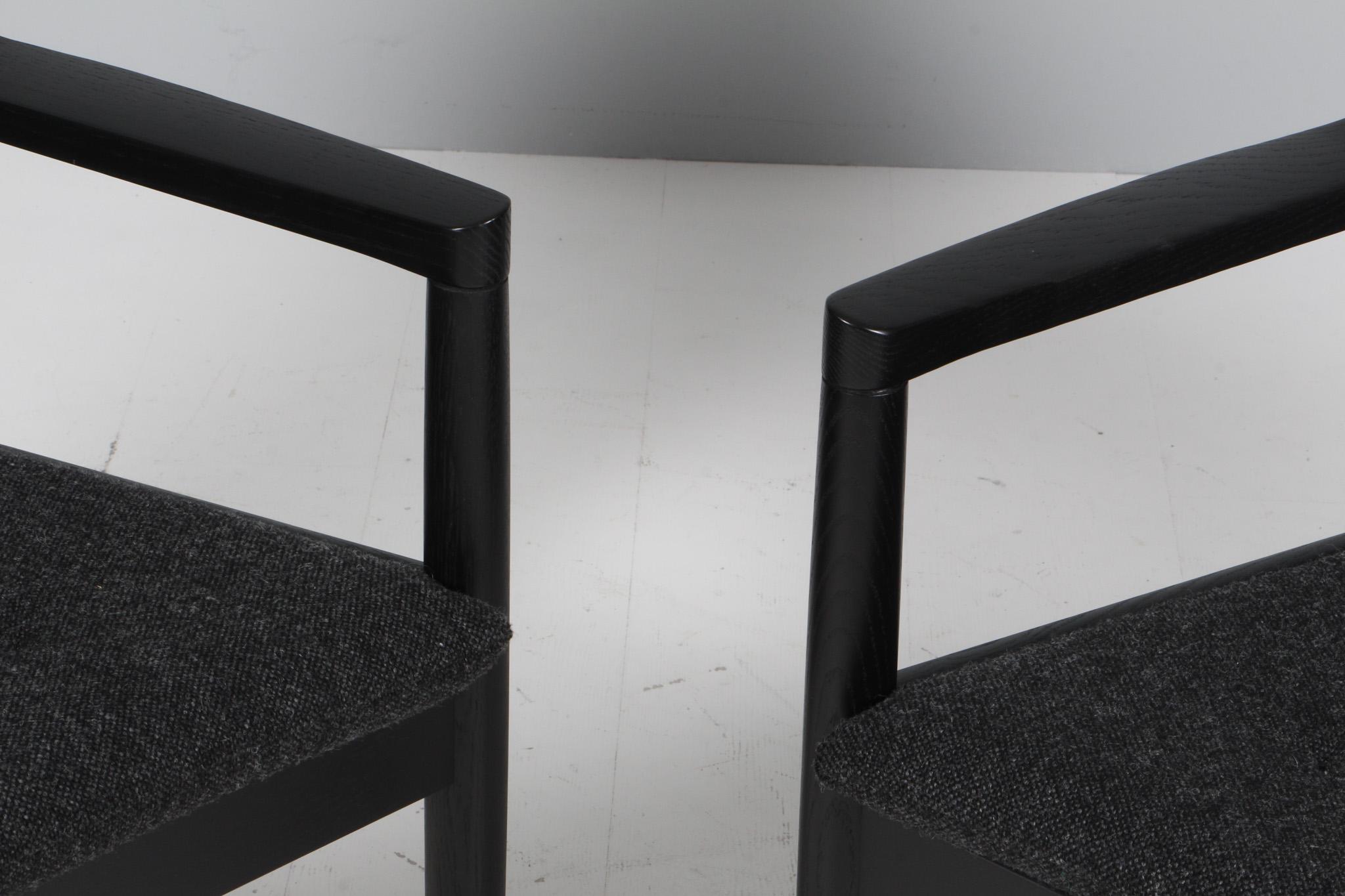 Hans J. Wegner Lounge oder Sessel, Wolle und schwarz gebeizte Eiche. Modell 1788 (Dänisch) im Angebot