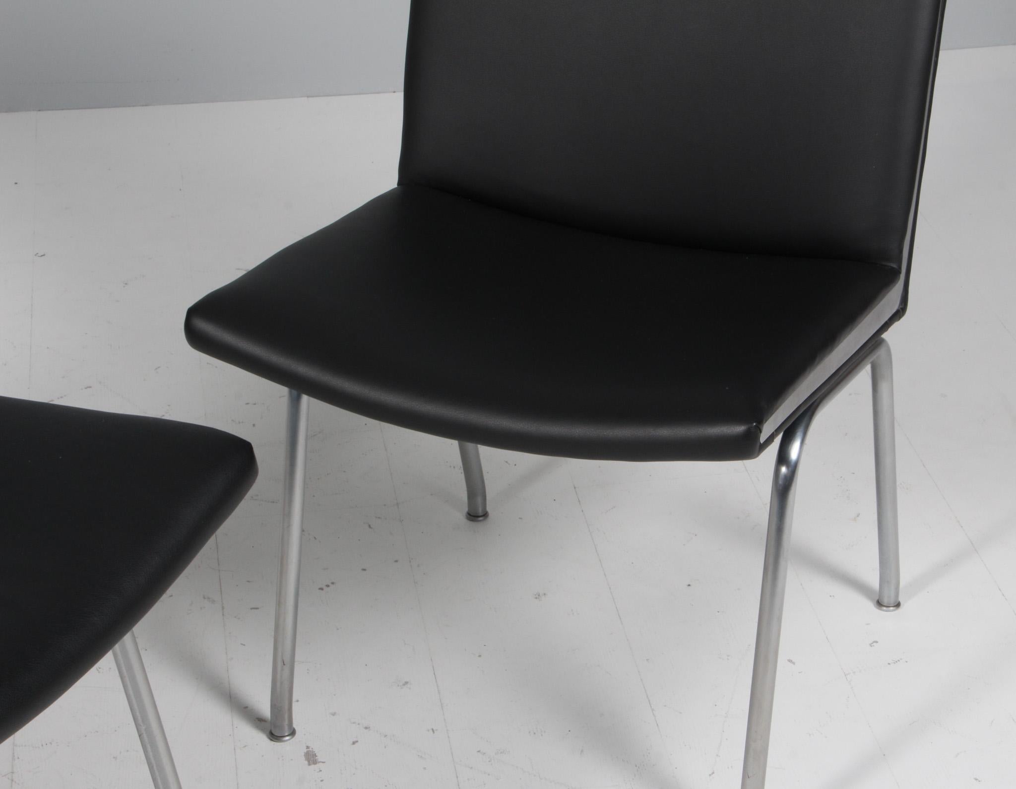 Danois Hans J. Wegner Lufthavnsstole Modèle AP38, cuir noir en vente