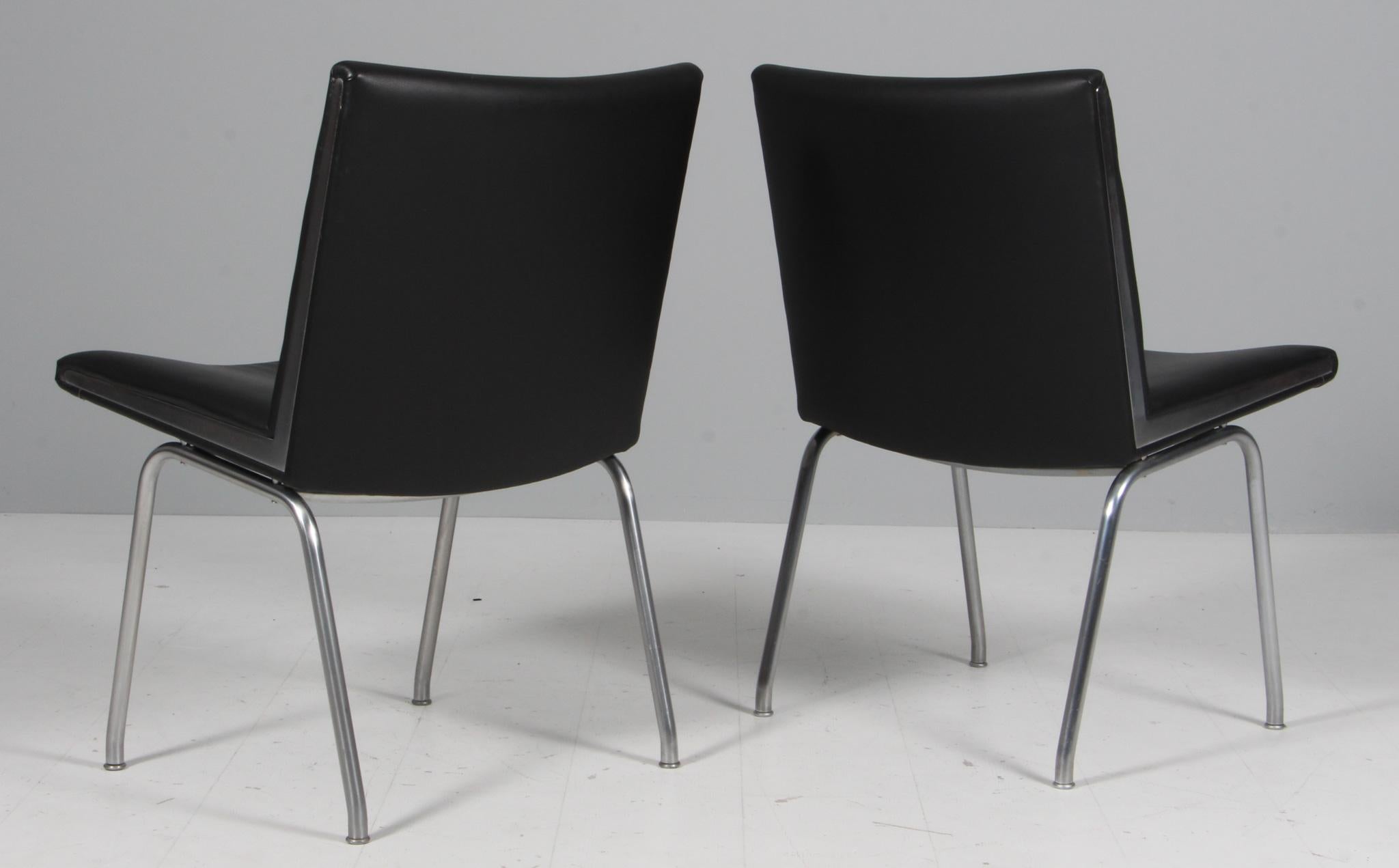 Milieu du XXe siècle Hans J. Wegner Lufthavnsstole Modèle AP38, cuir noir en vente