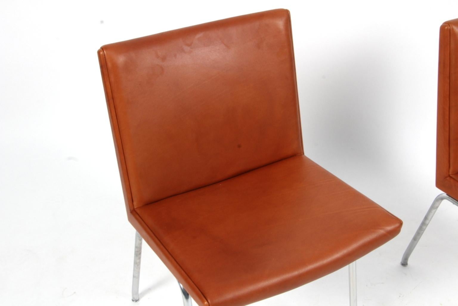 Hans J. Wegner Lufthavnsstole Model AP39, Cognac Aniline Leather (Skandinavische Moderne)