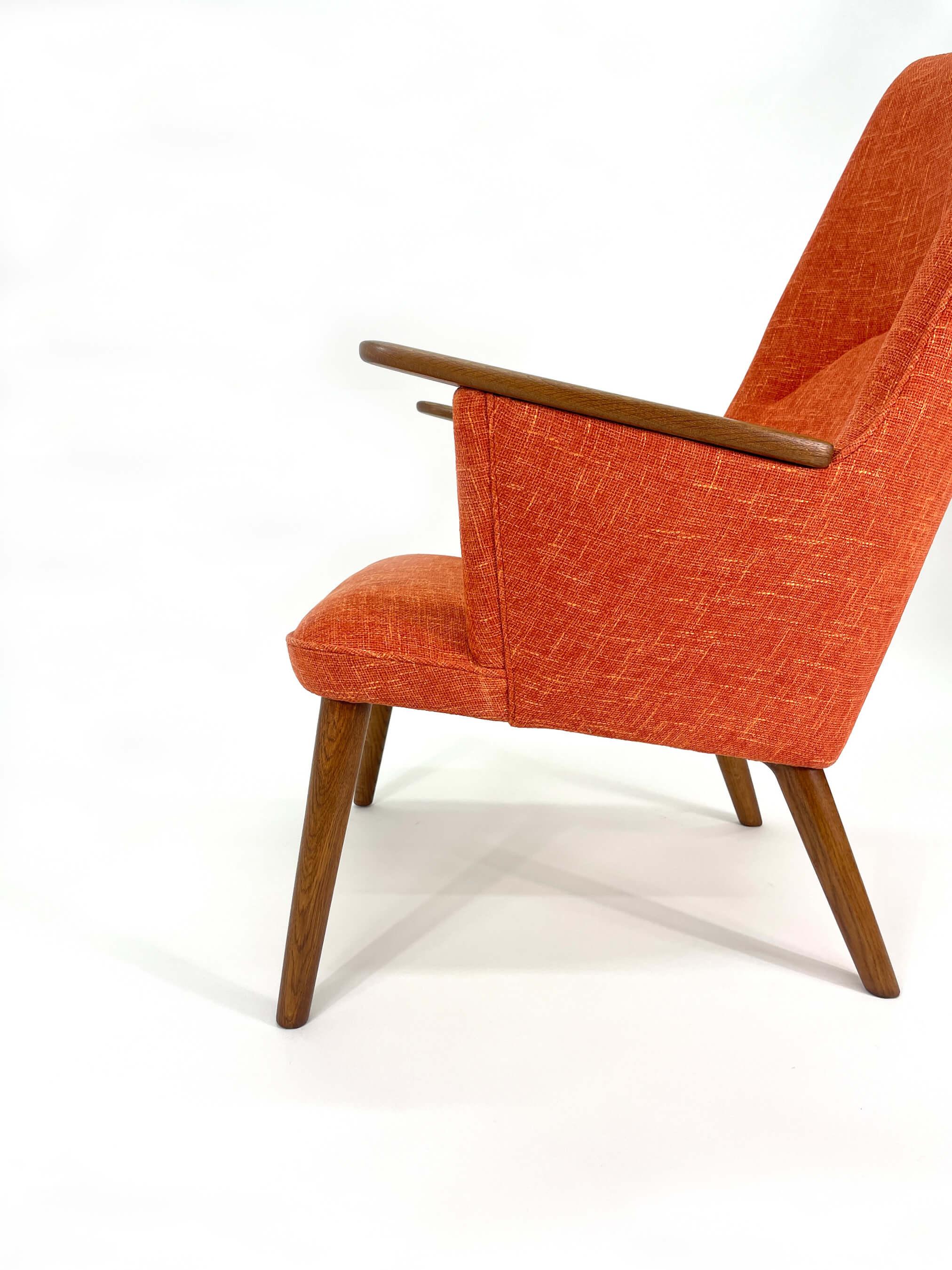 Hans J. Wegner Mama Bear Lounge Chair Model AP 27 For Sale 5