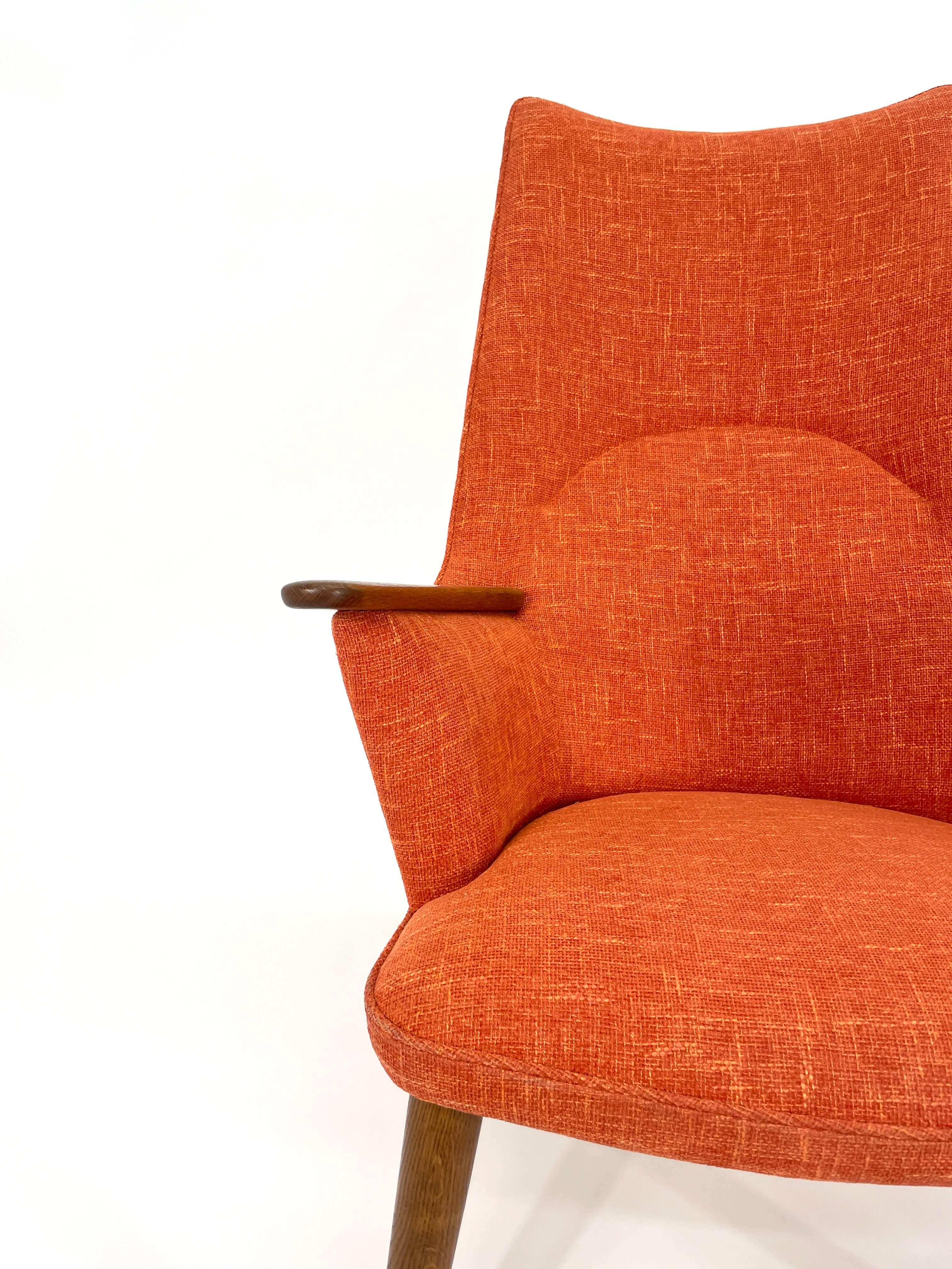 Hans J. Wegner Mama Bear Lounge Chair Model AP 27 For Sale 6