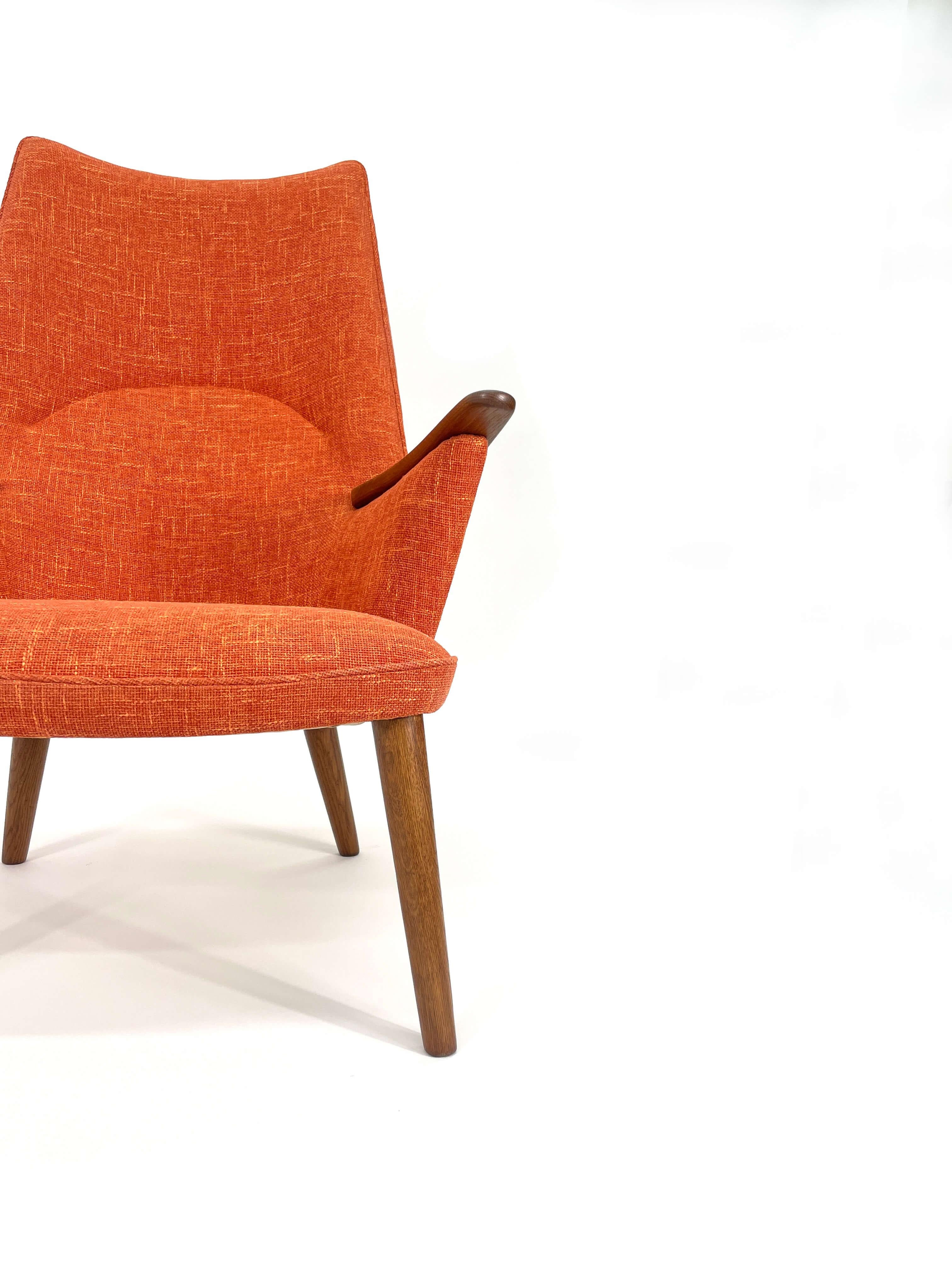 Hans J. Wegner Mama Bear Lounge Chair Model AP 27 For Sale 10