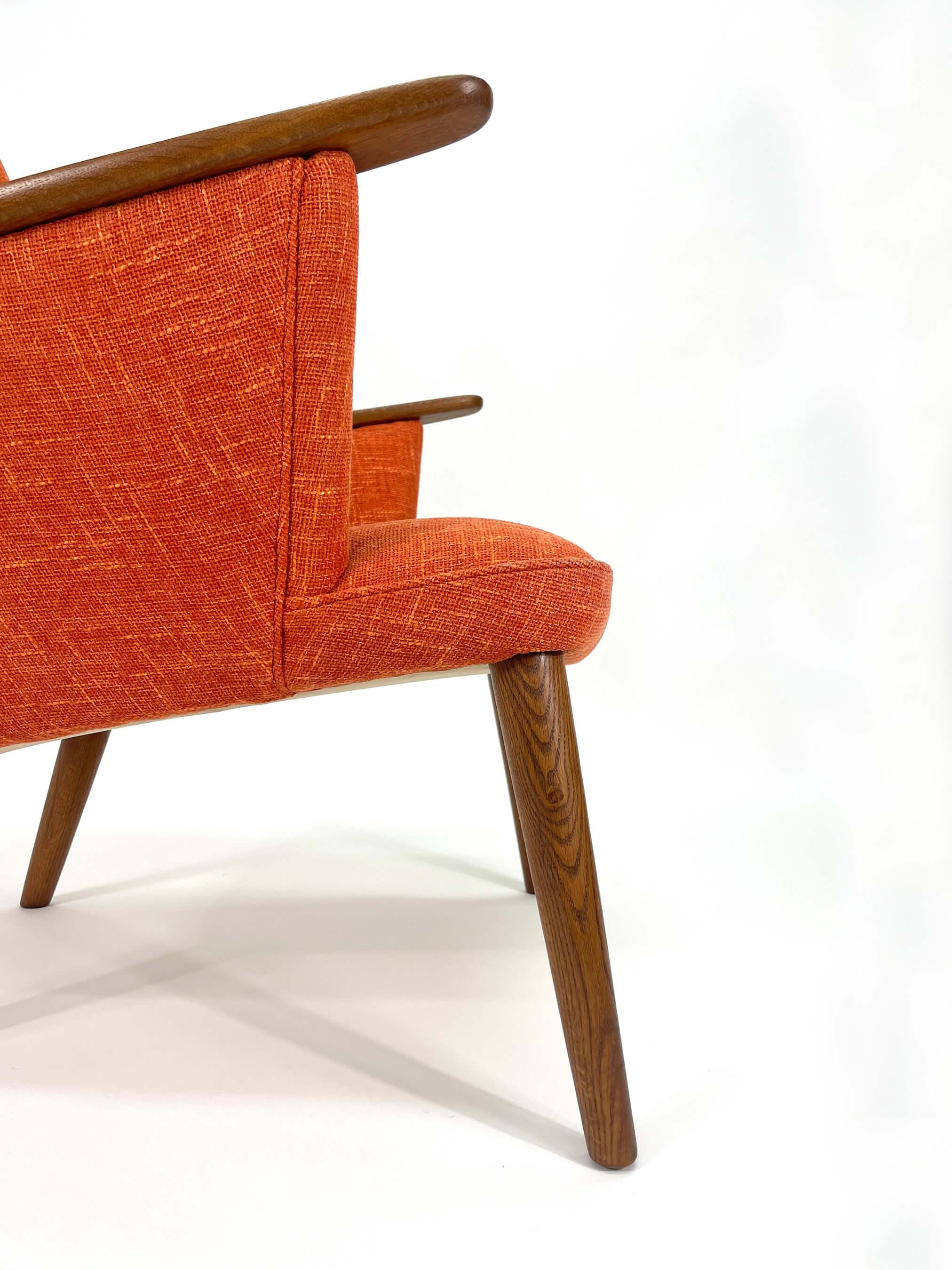 Hans J. Wegner Mama Bear Lounge Chair Model AP 27 For Sale 11