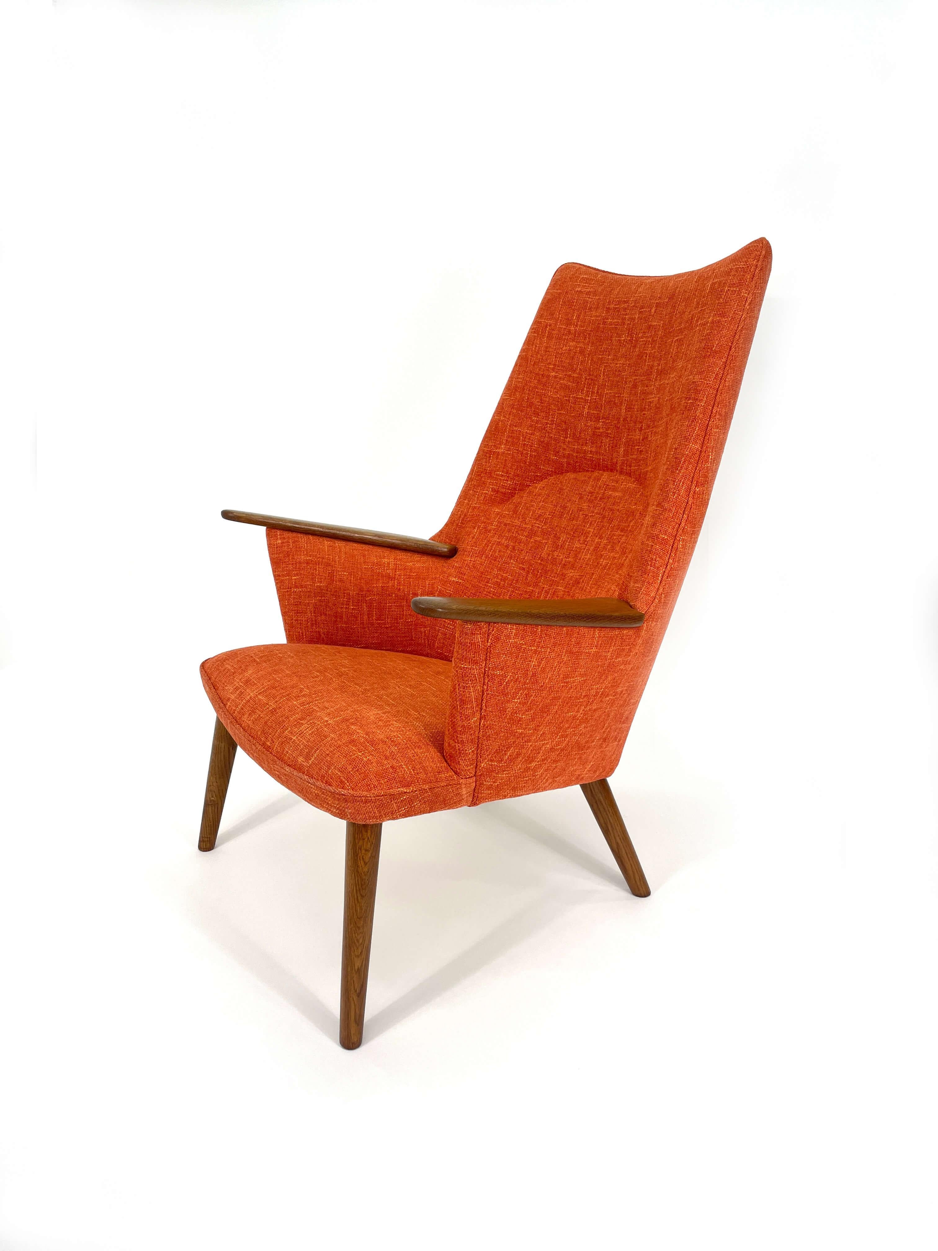 Mid-Century Modern Hans J. Wegner Mama Bear Lounge Chair Model AP 27 For Sale