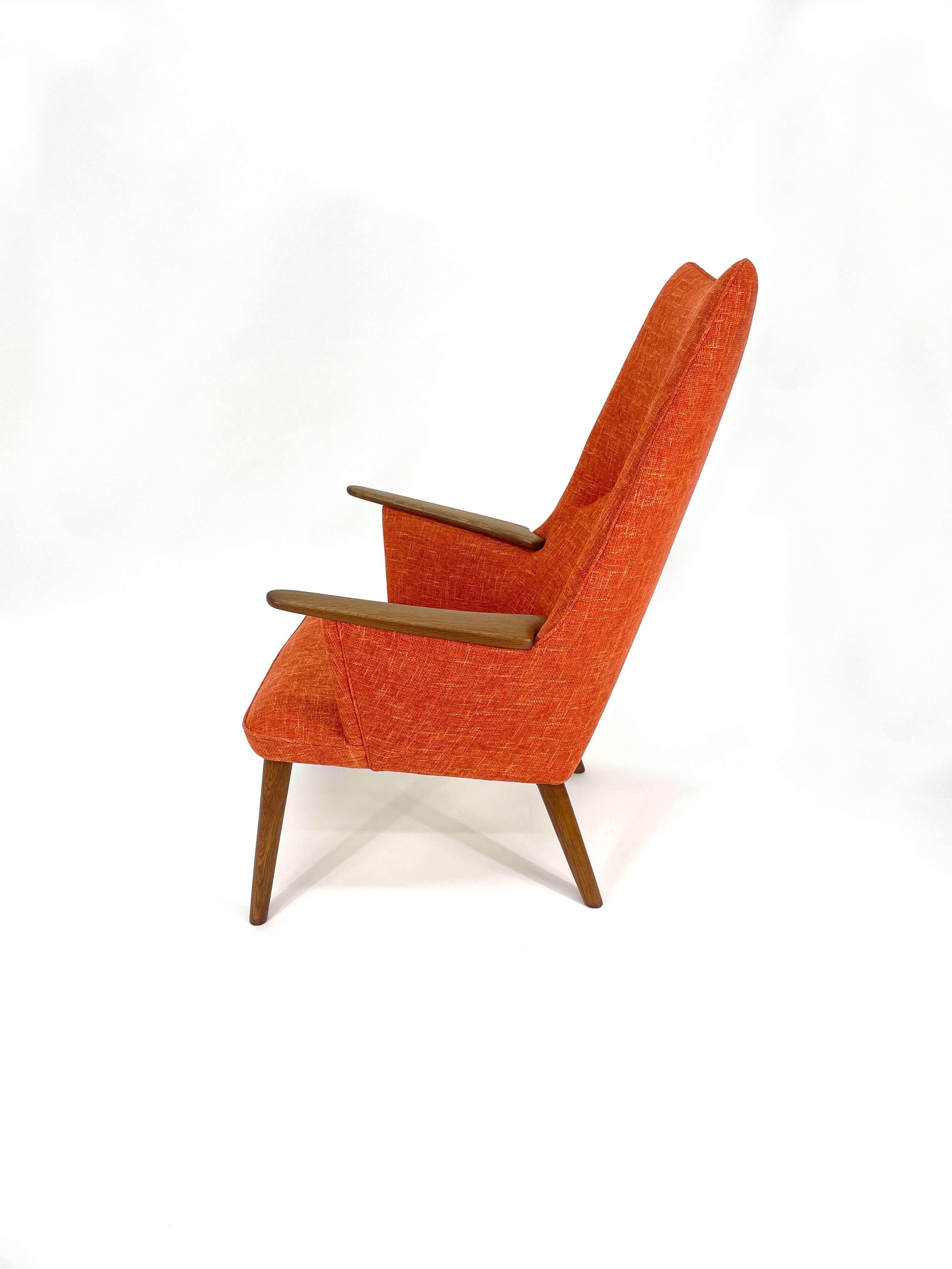Danois Hans J. Wegner fauteuil de salon Mama Bear modèle AP 27 en vente
