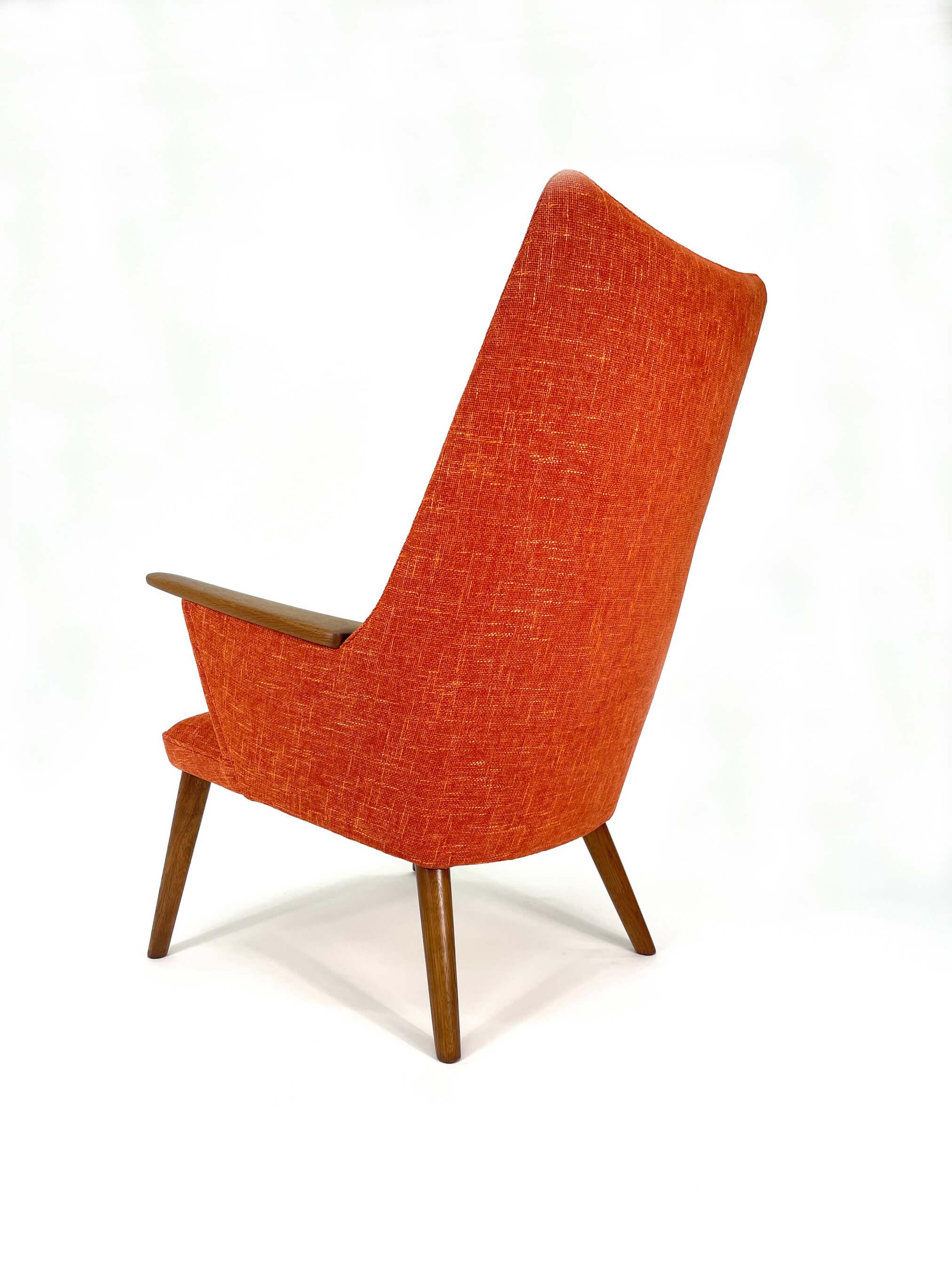 Hans J. Wegner Mama Bear Lounge Chair Model AP 27 In Excellent Condition For Sale In San Diego, CA