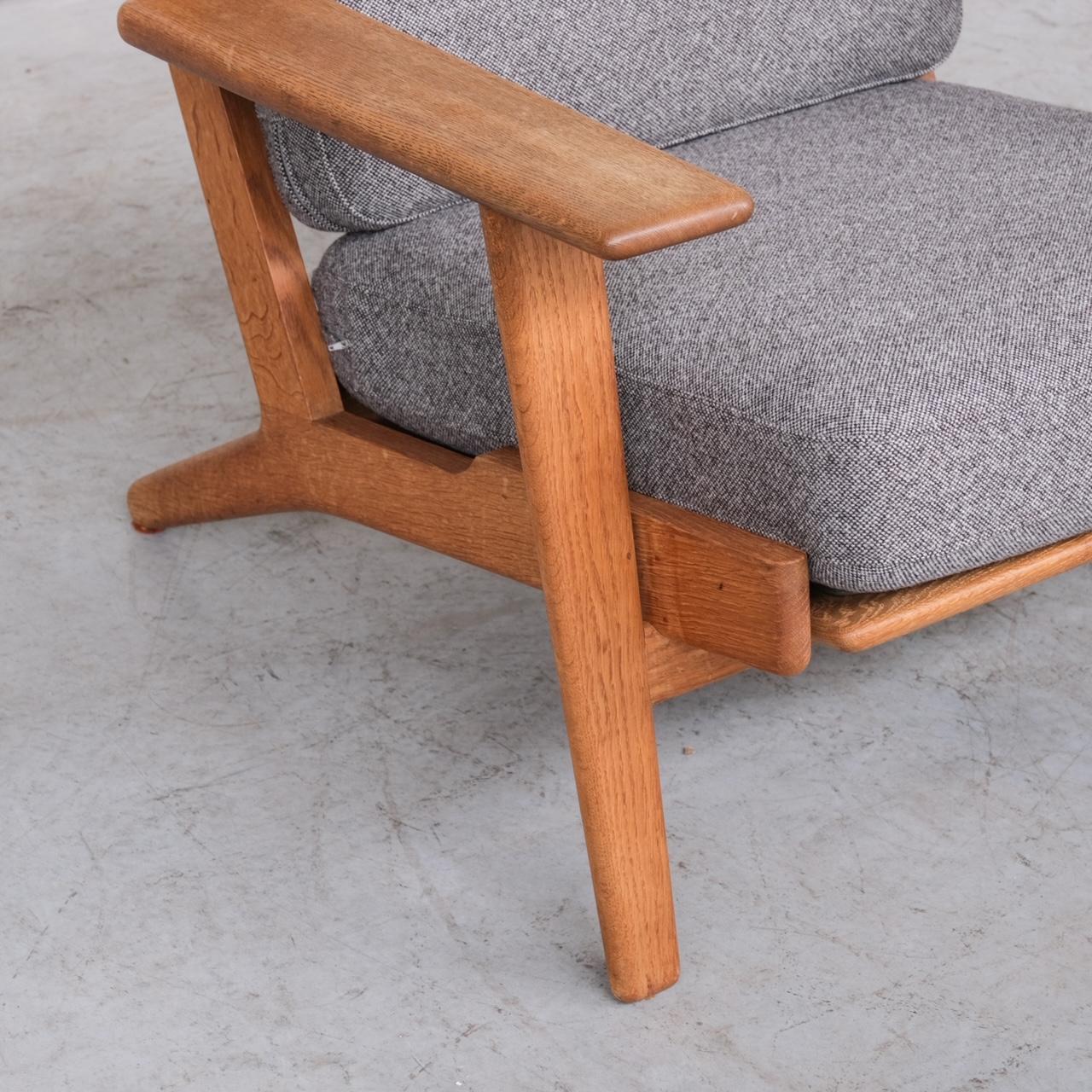 Hans J Wegner Mid-Century Danish Oak Armchair for Getama, GE290 Model 3