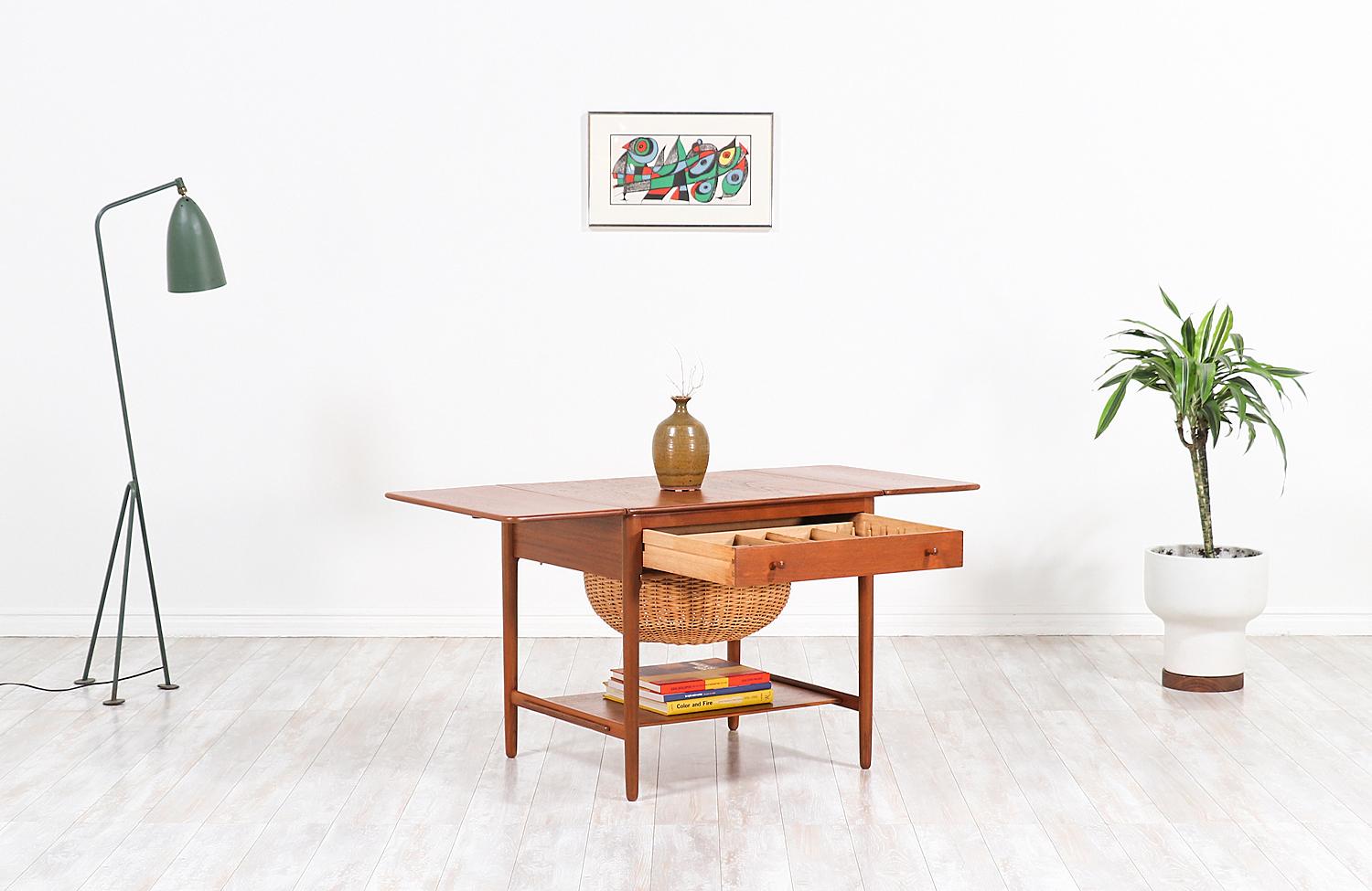 Hans J. Wegner Model AT-33 Sewing Table for Andreas Tuck In Excellent Condition In Los Angeles, CA