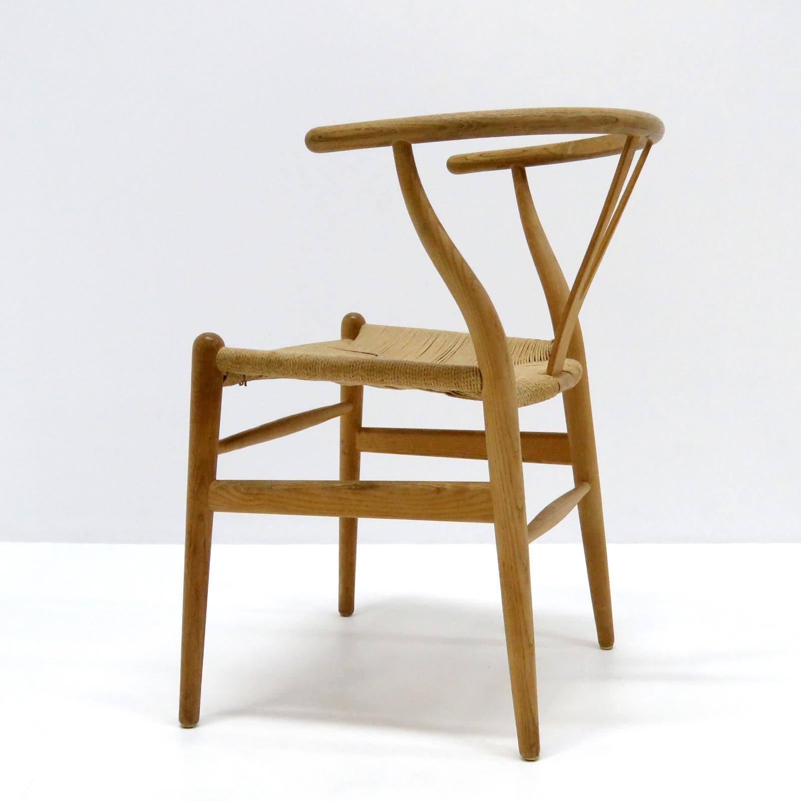 Hans J. Wegner Model CH-24 Dining Chair, 1950 In Good Condition For Sale In Los Angeles, CA