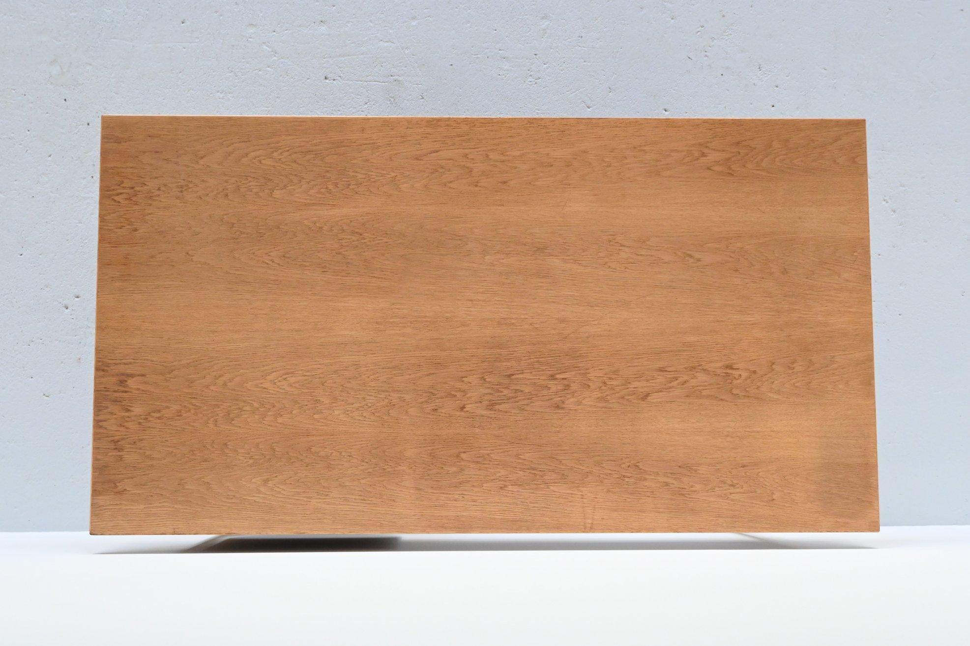 Hans J. Wegner Model GE 125 Desk GETAMA Oak, Denmark, 1970 6