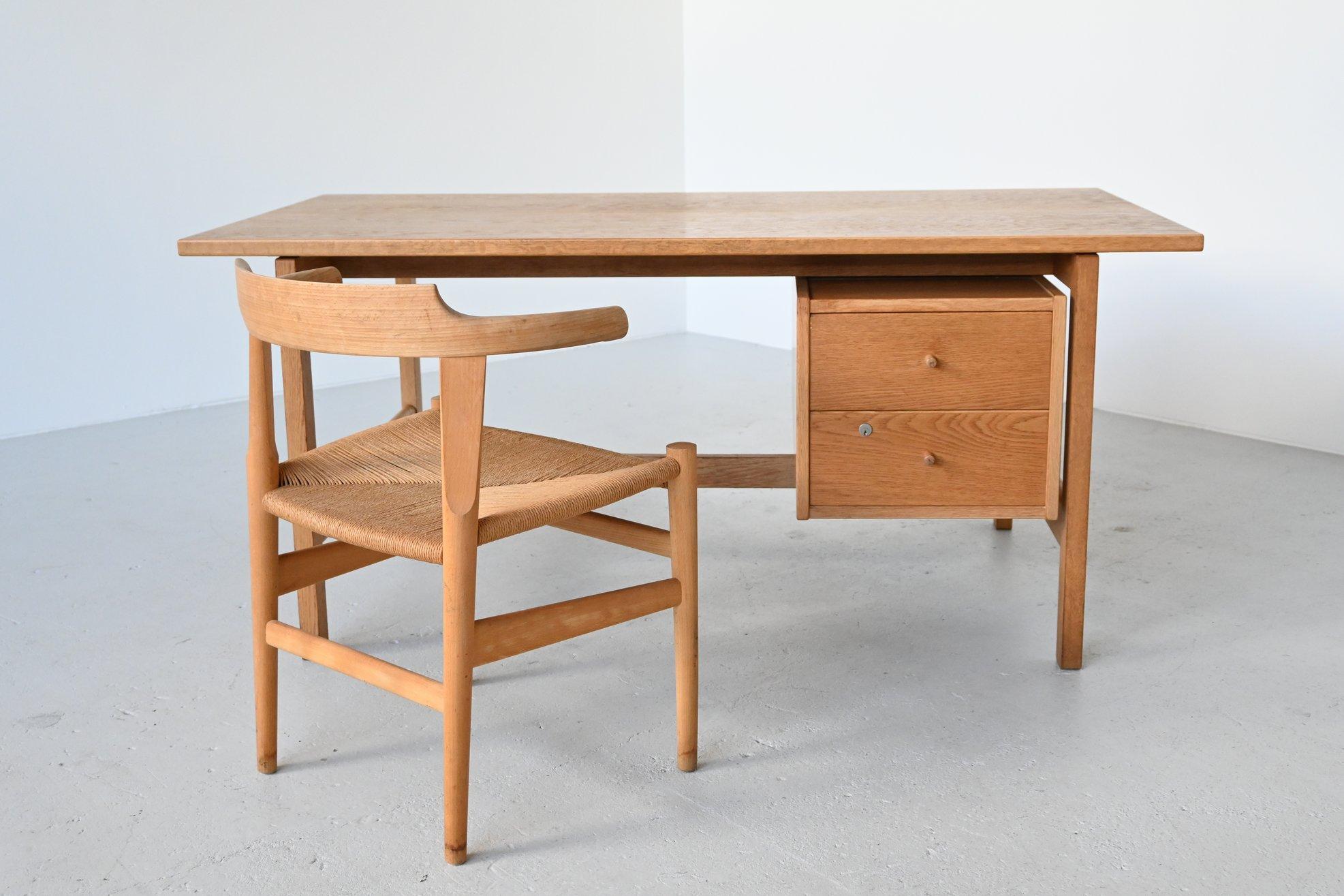 Hans J. Wegner Model GE 125 Desk GETAMA Oak, Denmark, 1970 8