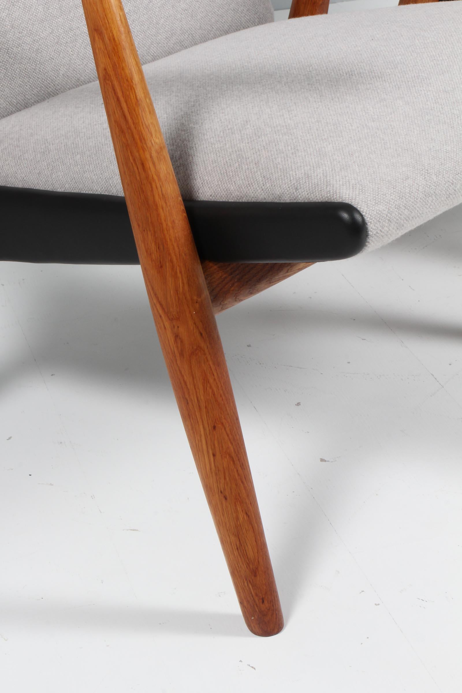 Hans J. Wegner, Model Ge-260, Oak and Wool, 1960s In Excellent Condition In Esbjerg, DK