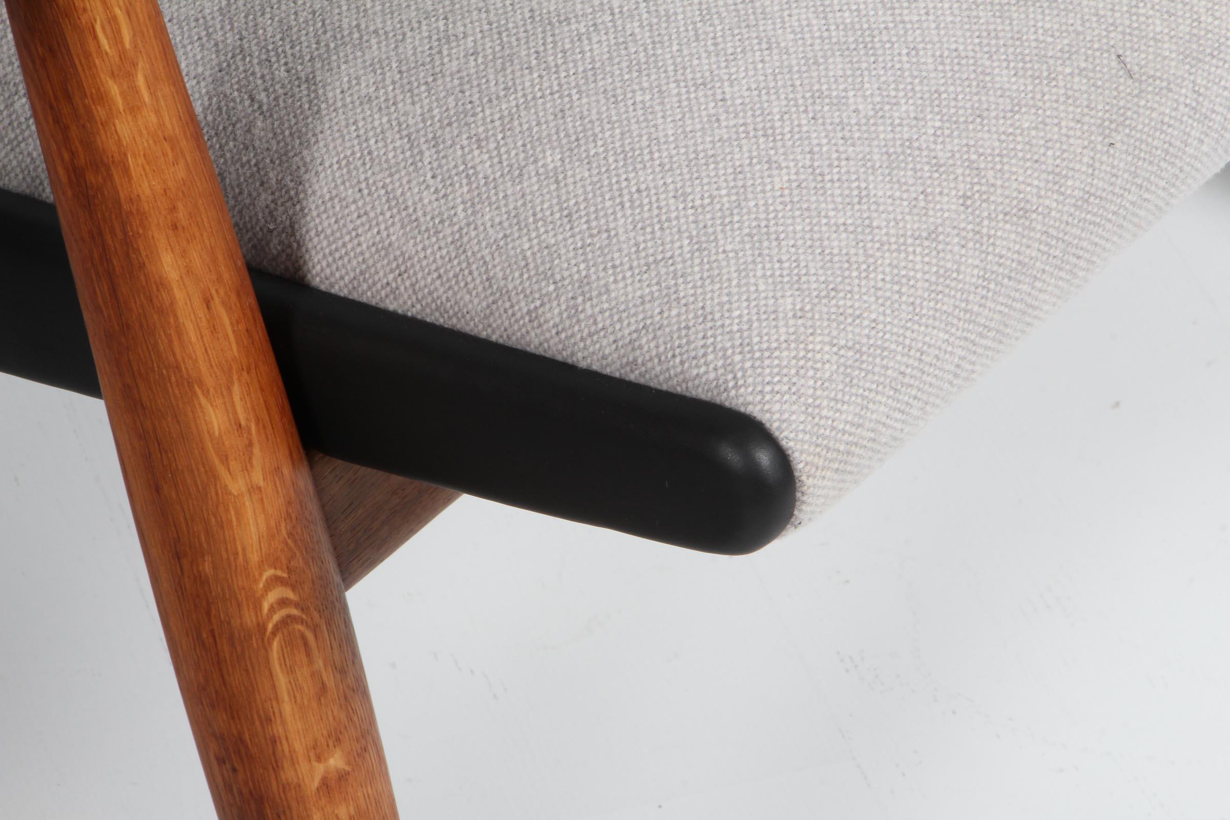 Leather Hans J. Wegner, Model Ge-260, Oak and Wool, 1960s