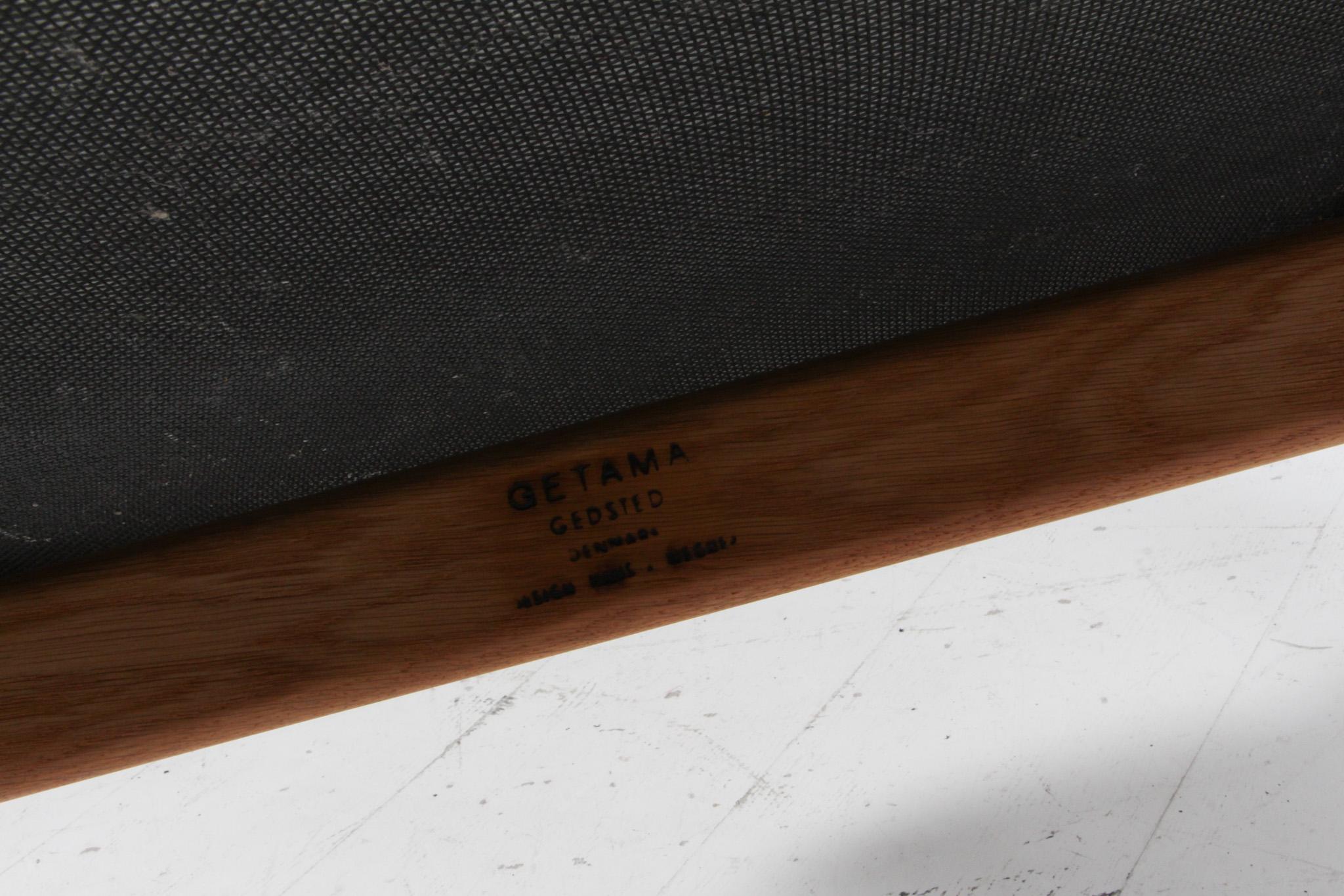 Hans J. Wegner, Model Ge-260, Oak and Wool, 1960s 2