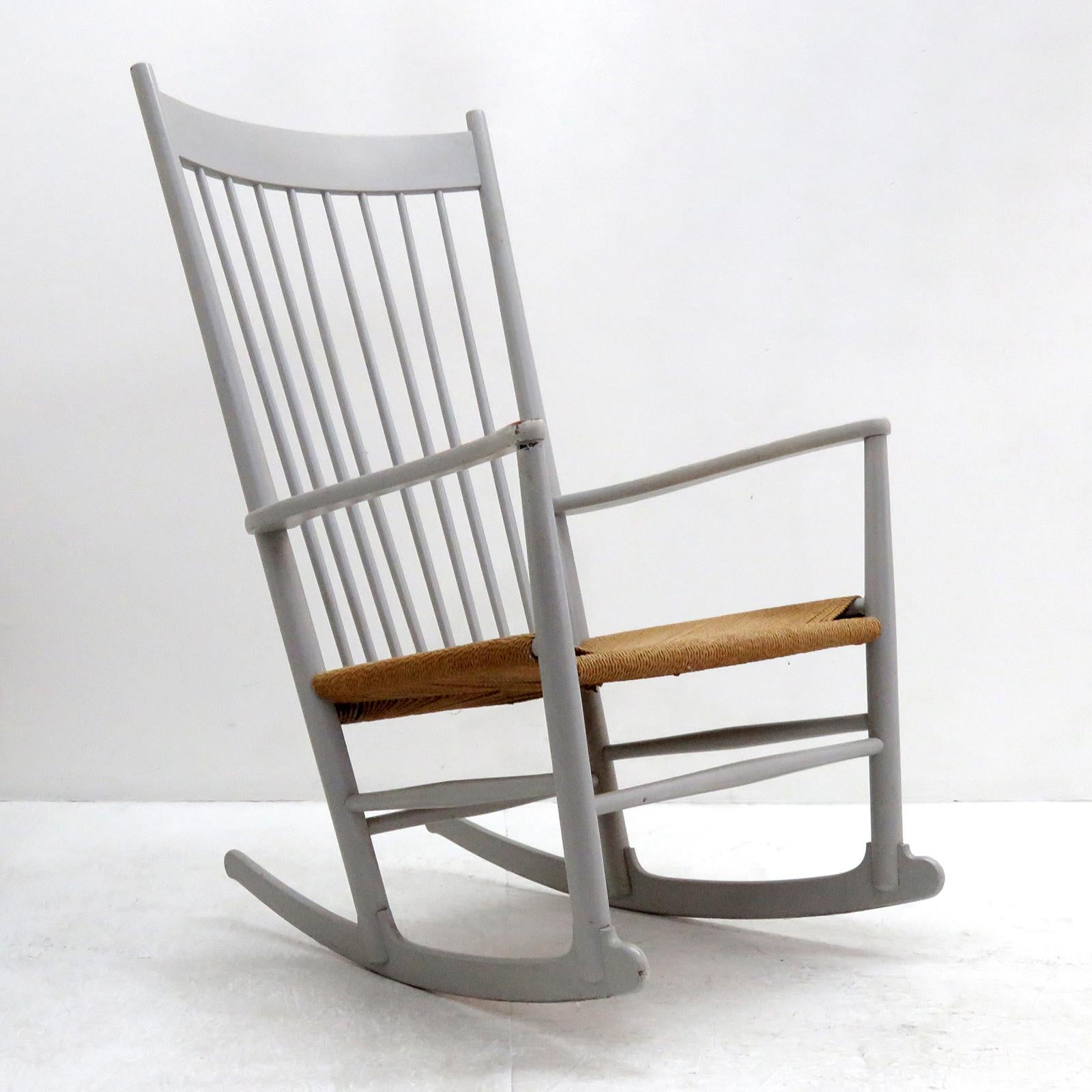 Scandinave moderne Chaise à bascule modèle J16 de Hans J. Wegner, 1961 en vente