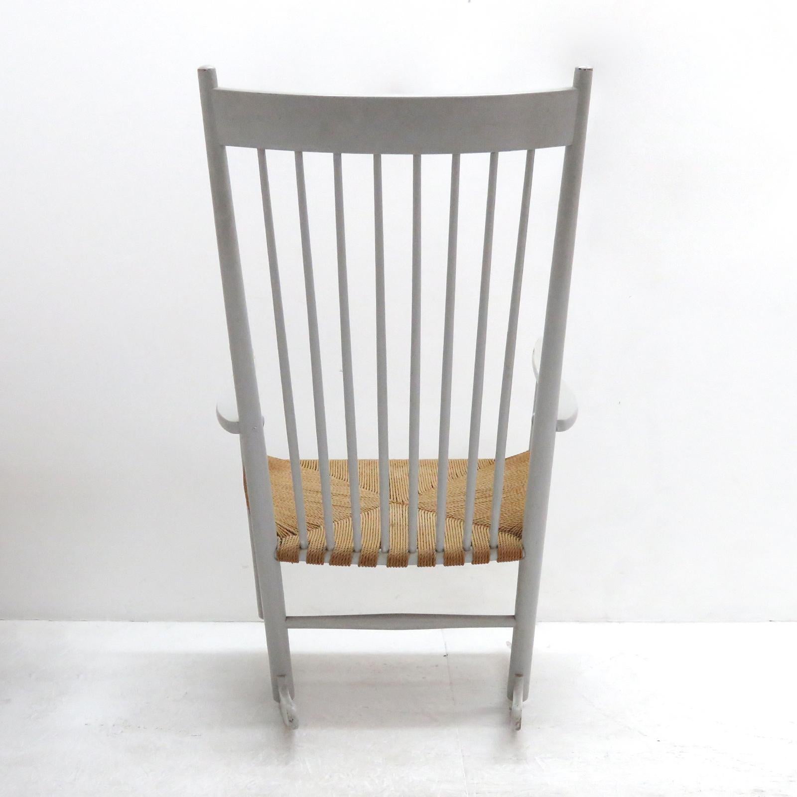 Chaise à bascule modèle J16 de Hans J. Wegner, 1961 Bon état - En vente à Los Angeles, CA