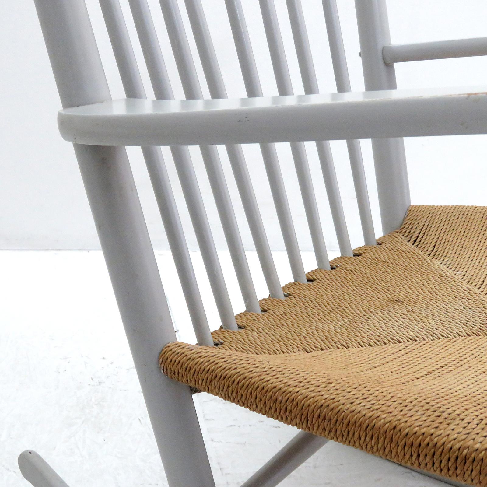 Corde en papier Chaise à bascule modèle J16 de Hans J. Wegner, 1961 en vente