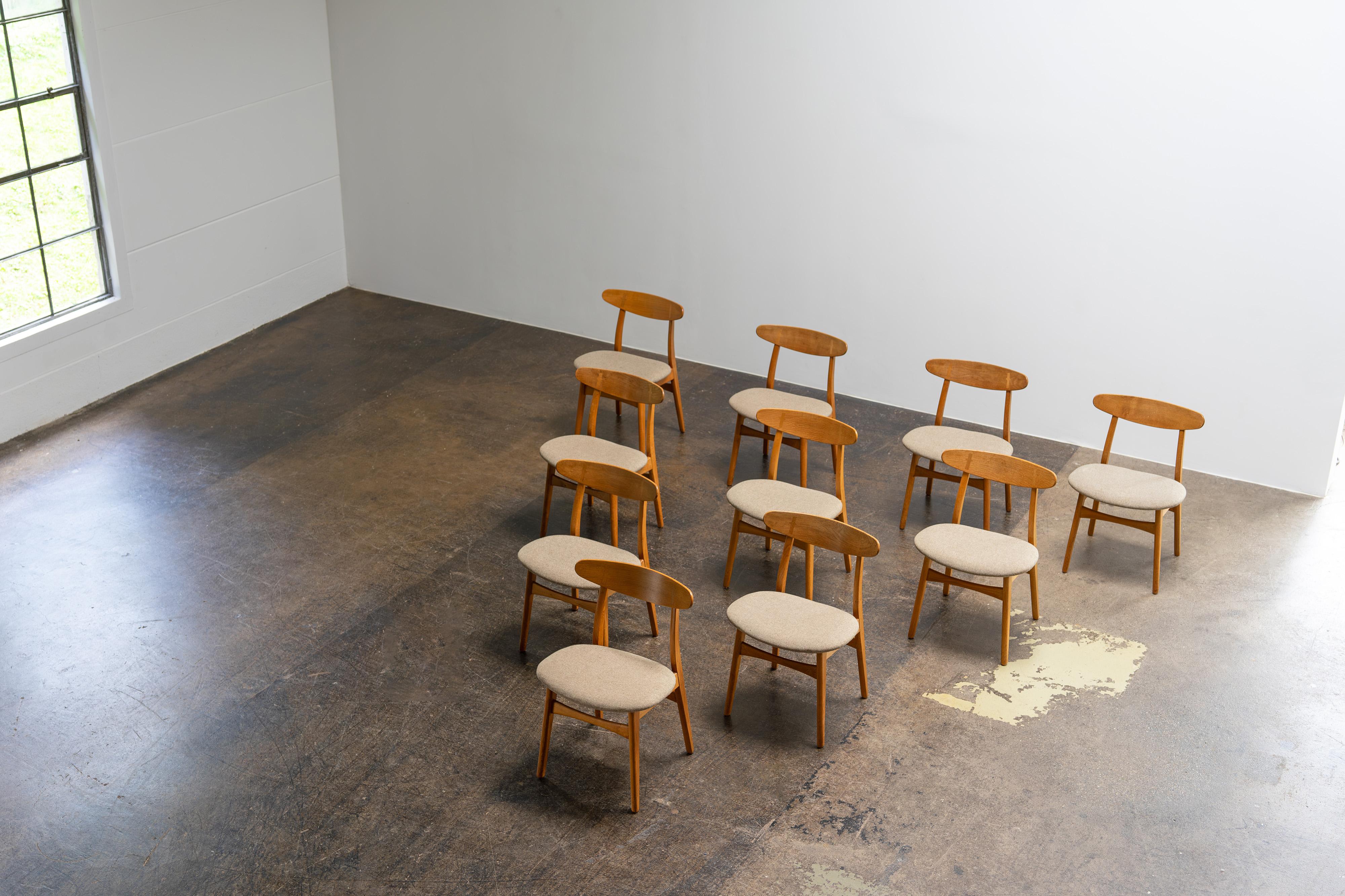 Hans J. Wegner Sillas de roble - CH30 para Carl Hansen & Son, Dinamarca, 1954 3