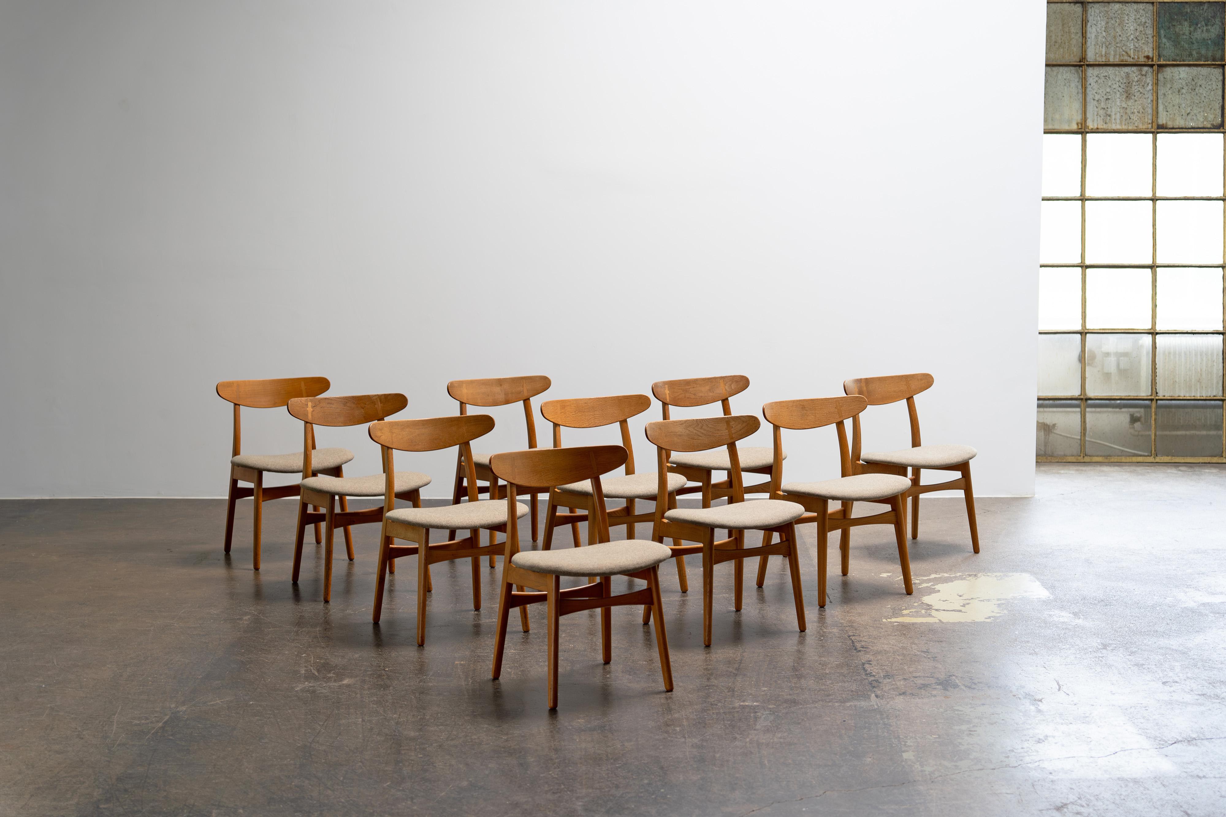 Hans J. Wegner Sillas de roble - CH30 para Carl Hansen & Son, Dinamarca, 1954 6