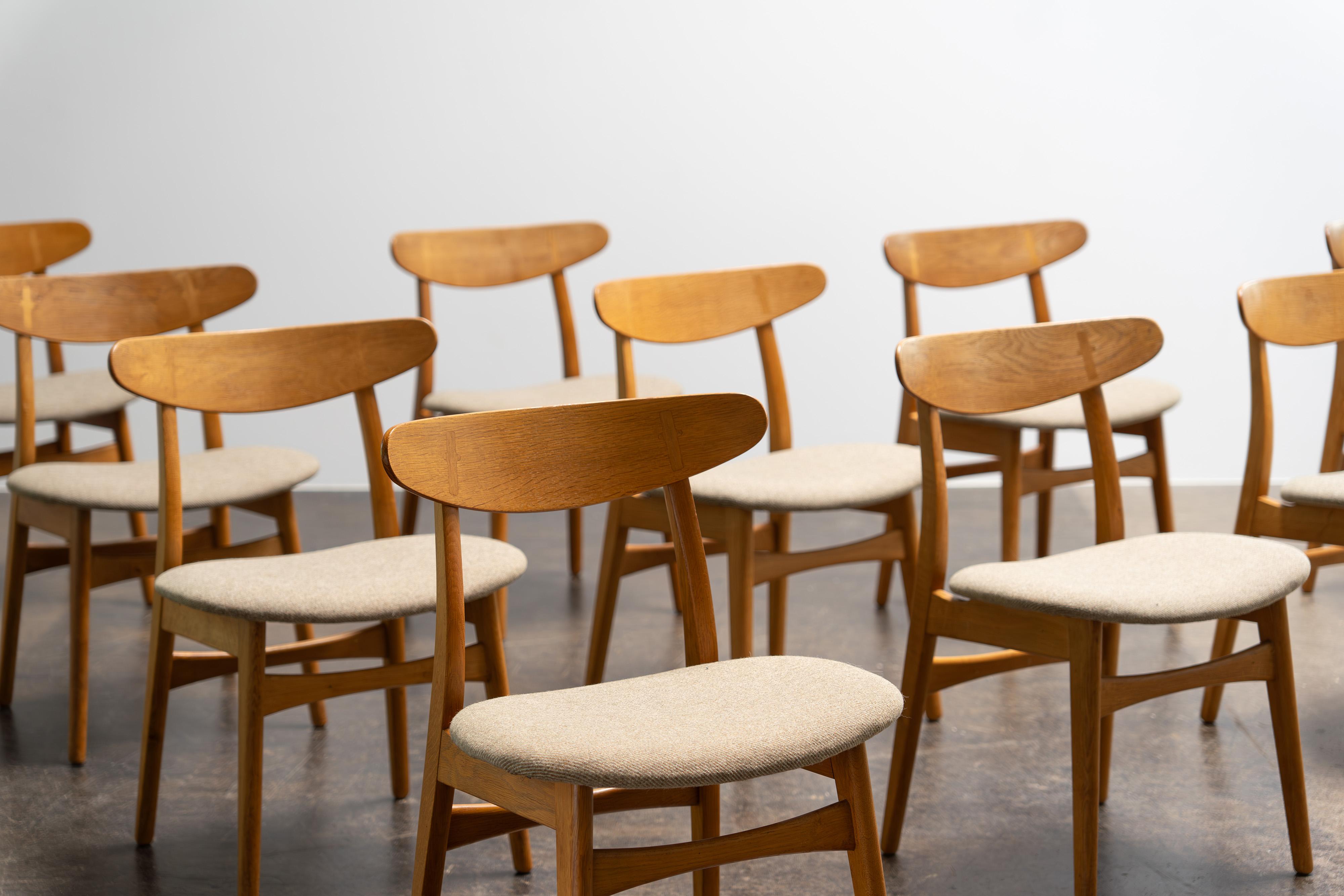 Hans J. Wegner Sillas de roble - CH30 para Carl Hansen & Son, Dinamarca, 1954 7