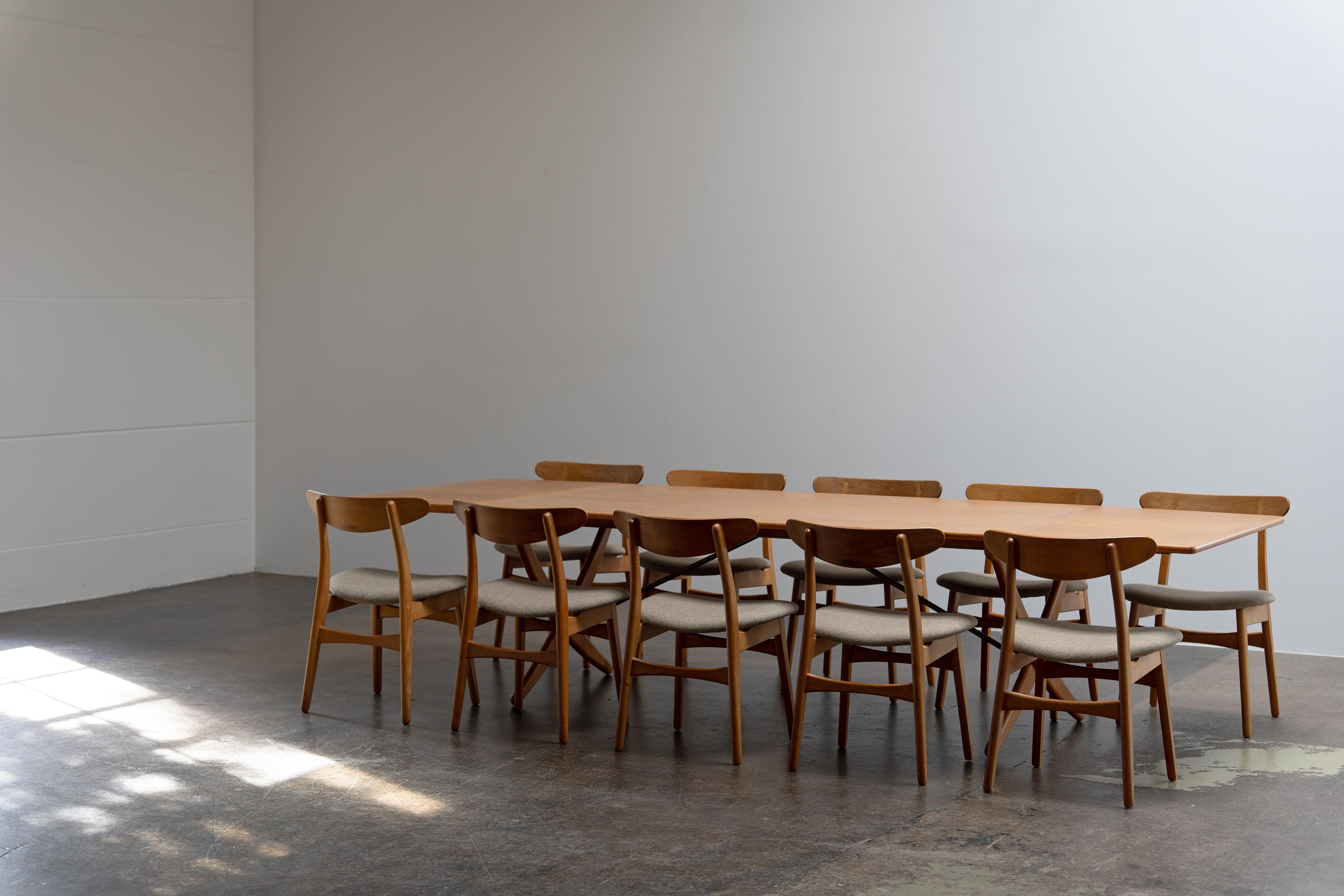 Hans J. Wegner Sillas de roble - CH30 para Carl Hansen & Son, Dinamarca, 1954 siglo XX