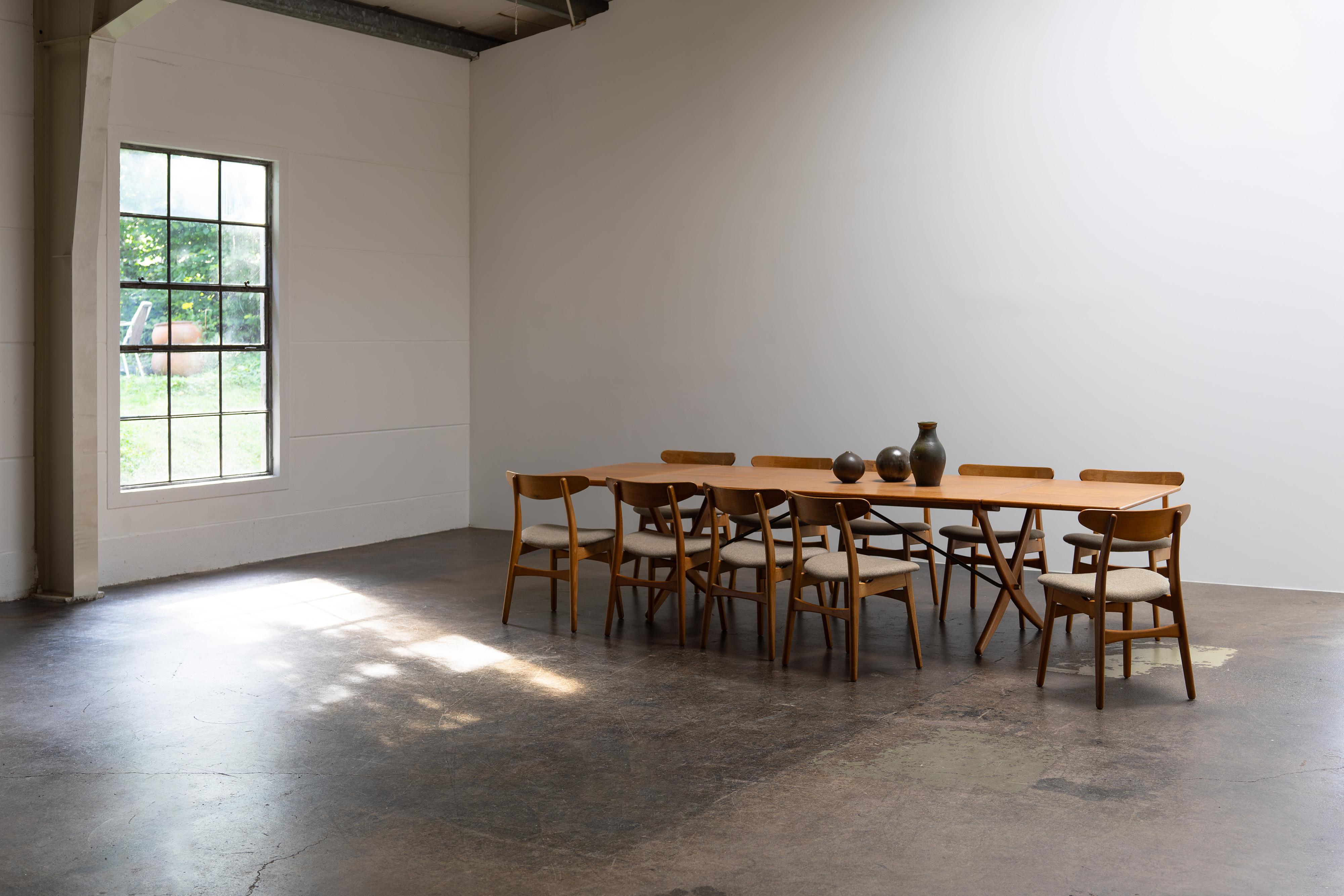 Hans J. Wegner Sillas de roble - CH30 para Carl Hansen & Son, Dinamarca, 1954 Lana