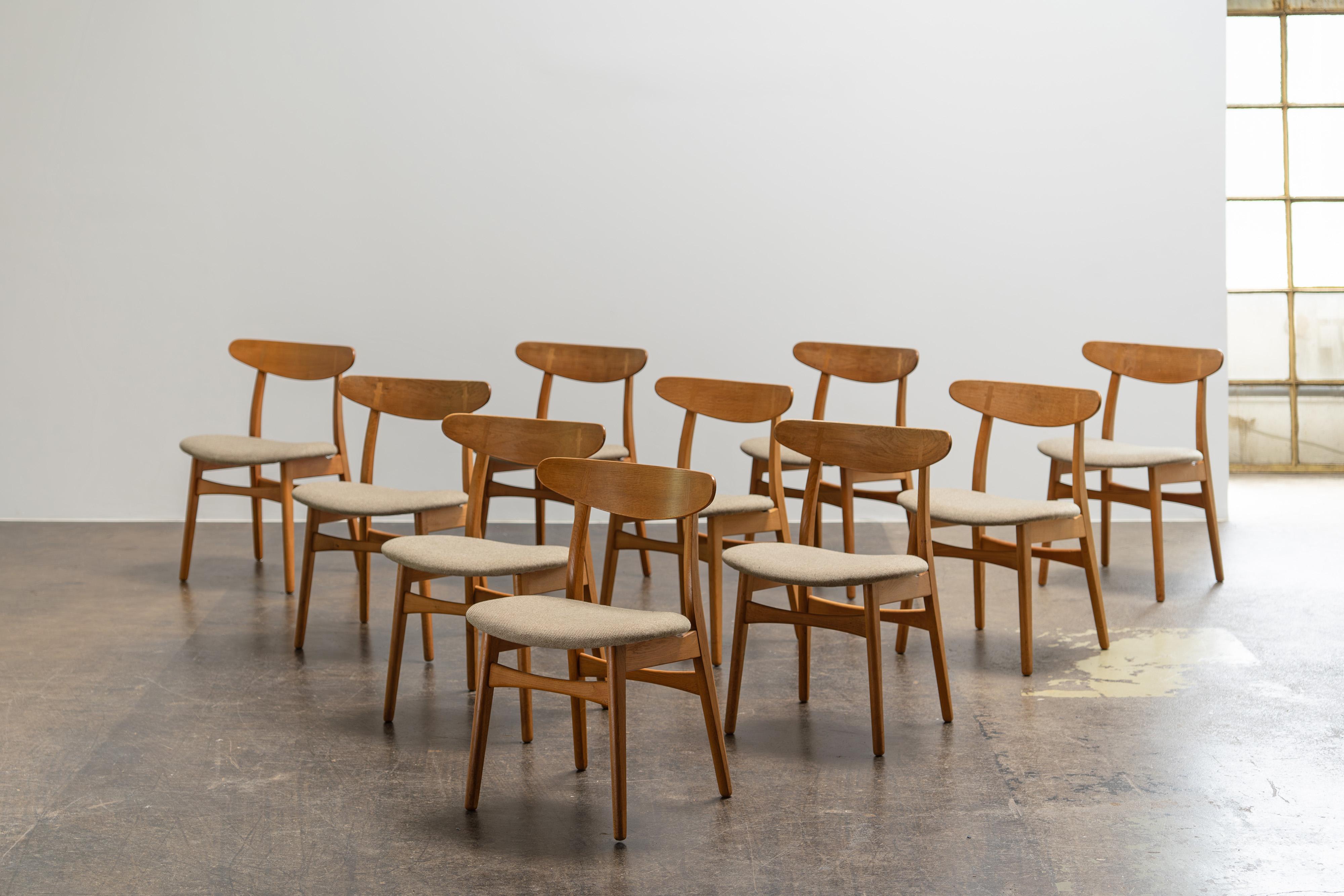 Hans J. Wegner Sillas de roble - CH30 para Carl Hansen & Son, Dinamarca, 1954 1