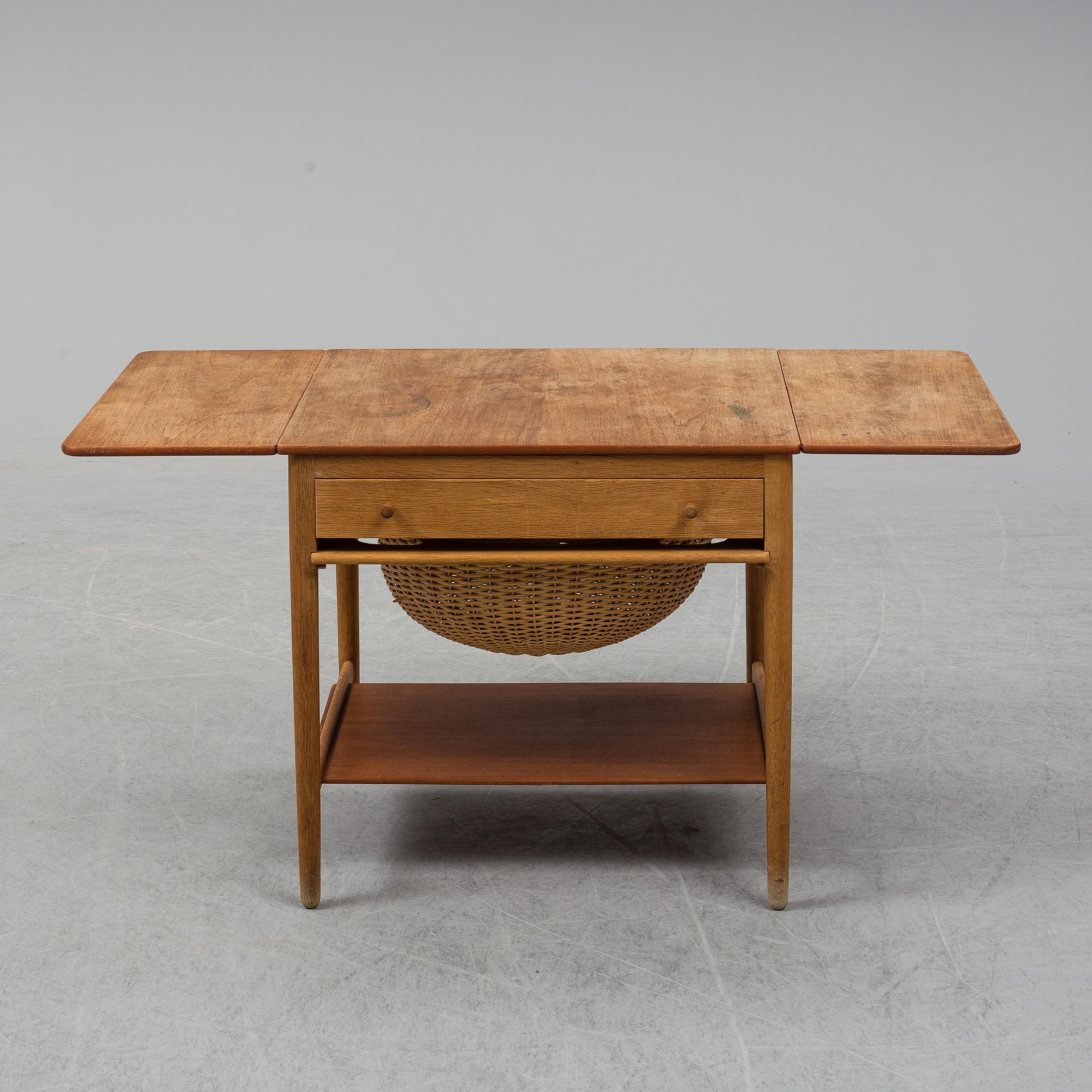 20th Century Hans J Wegner - Oak Sewing Table - Designed for Andreas Tuck Denmark For Sale
